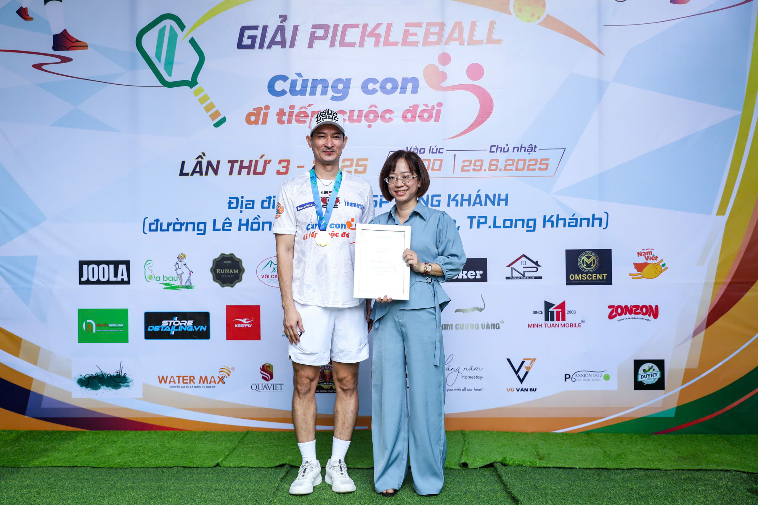 Trao trực tiếp 150 triệu đồng tại giải pickleball 'Cùng con đi tiếp cuộc đời' lần 3- Ảnh 21. Trao trực tiếp 150 triệu đồng tại giải pickleball 'Cùng con đi tiếp cuộc đời' lần 3- Ảnh 21.