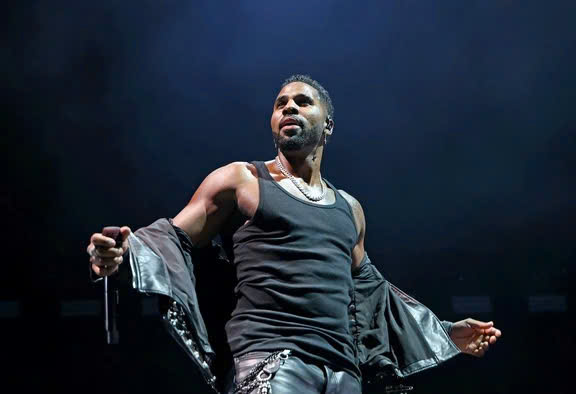 Chi Pu, Mie, Mono ‘gánh team’ khi siêu sao Jason Derulo bất ngờ hủy show Chi Pu, Mie, Mono ‘gánh team’ khi siêu sao Jason Derulo bất ngờ hủy show