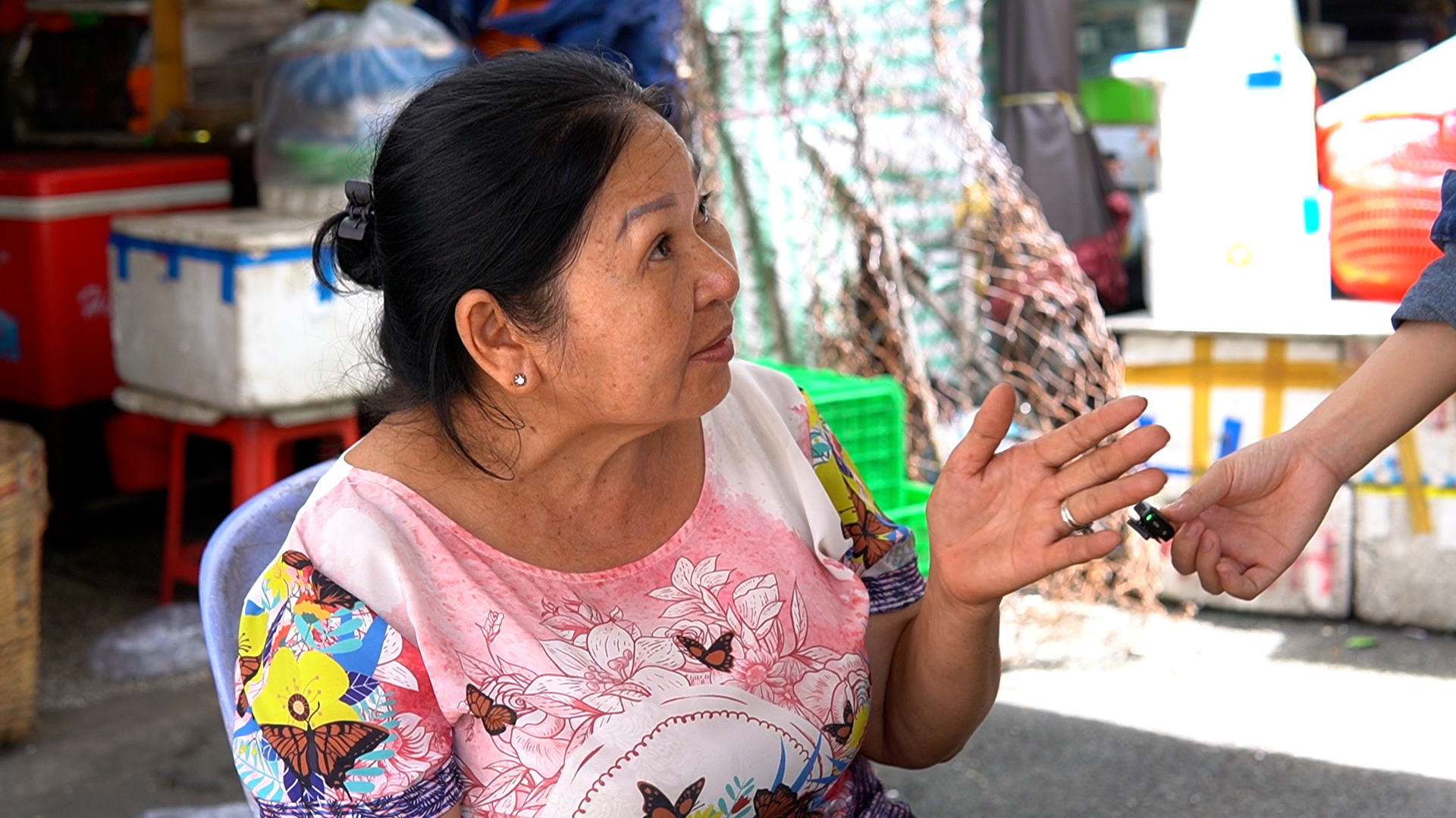 Bỏ thuế khoán hộ kinh doanh: Tiểu thương người mừng, người lo mất công bằng - Ảnh 2.