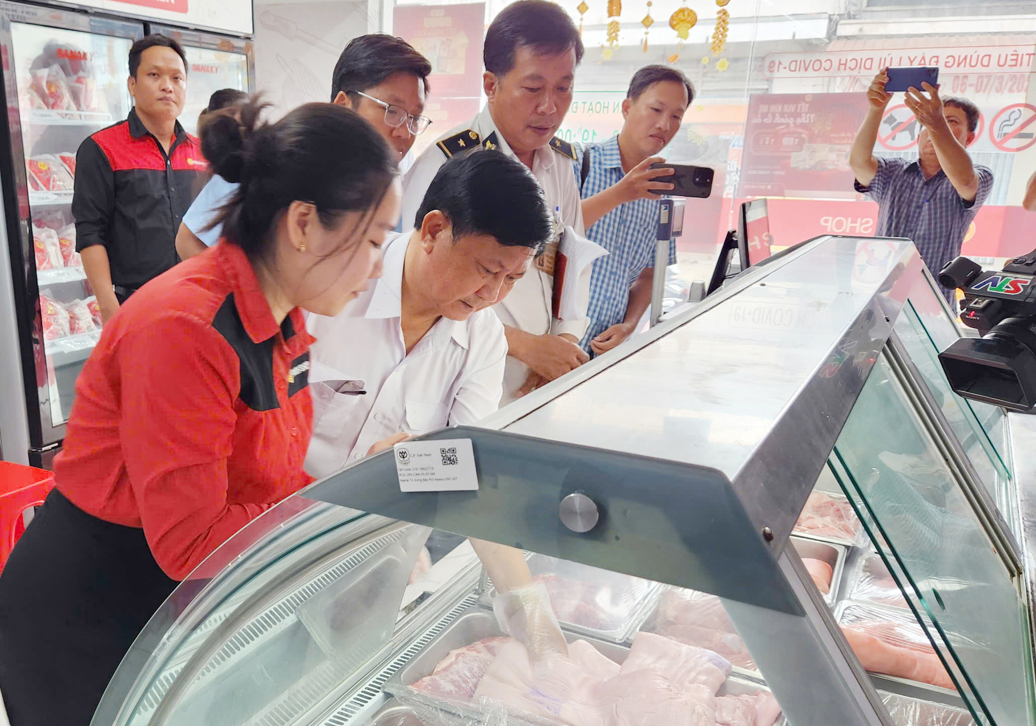 Vụ Công ty C.P bị tố ‘bán thịt bẩn’: Công bố kết quả kiểm tra - Ảnh 2. Vụ Công ty C.P bị tố ‘bán thịt bẩn’: Công bố kết quả kiểm tra - Ảnh 2.