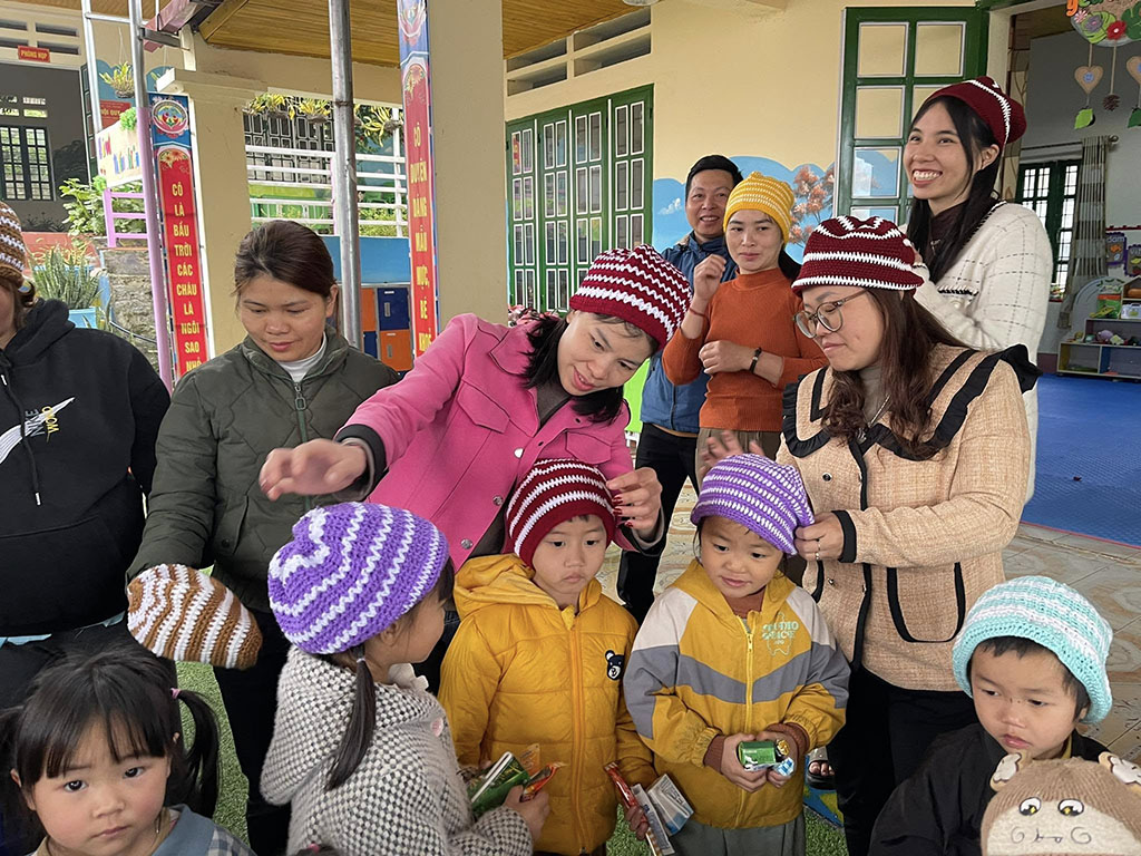 Uống trà Bản Liền: Hành trình hồi sinh vùng trà hữu cơ sau bão Yagi - Ảnh 1. Uống trà Bản Liền: Hành trình hồi sinh vùng trà hữu cơ sau bão Yagi - Ảnh 1.