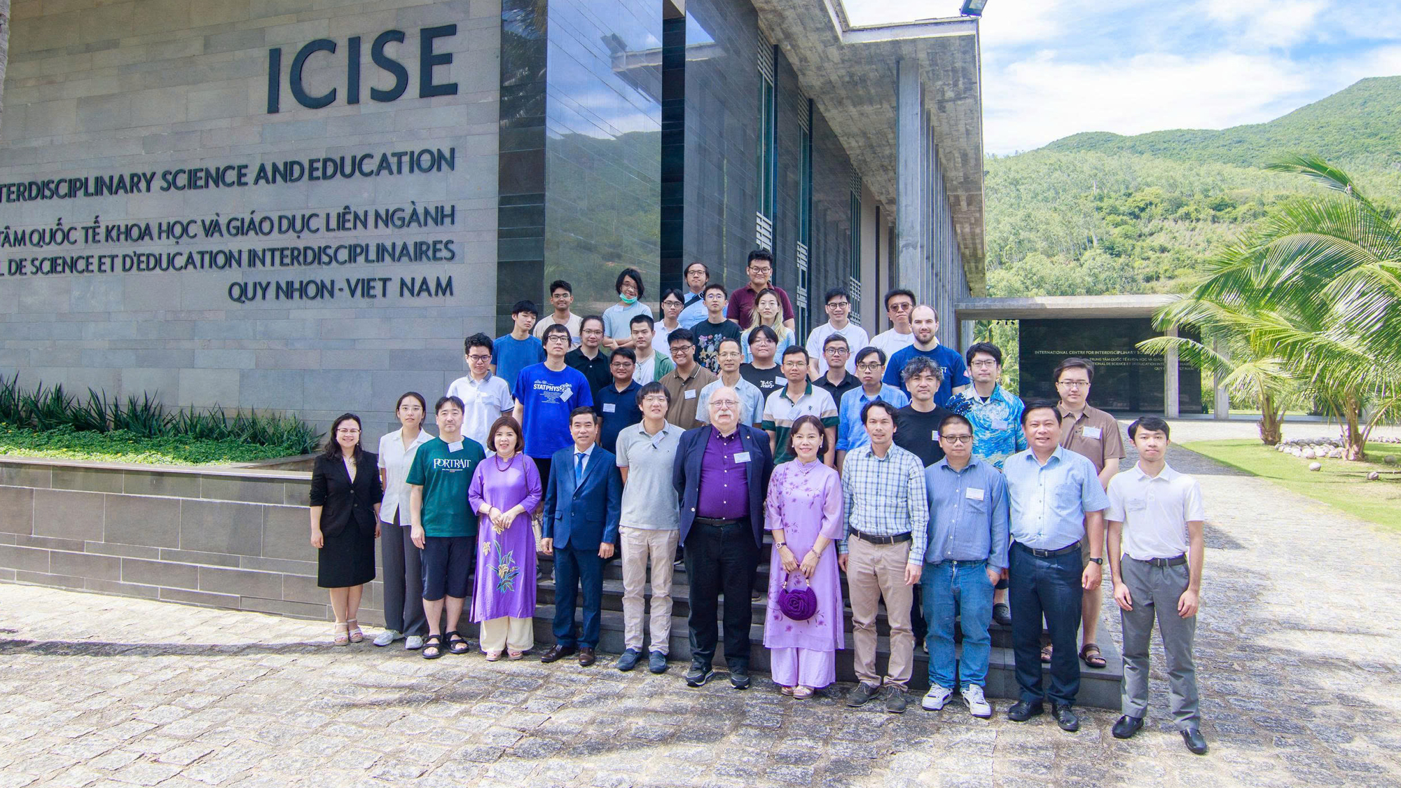 GS Duncan Haldane: Khoa học là hành trình tìm ra điều không ngờ - Ảnh 2.