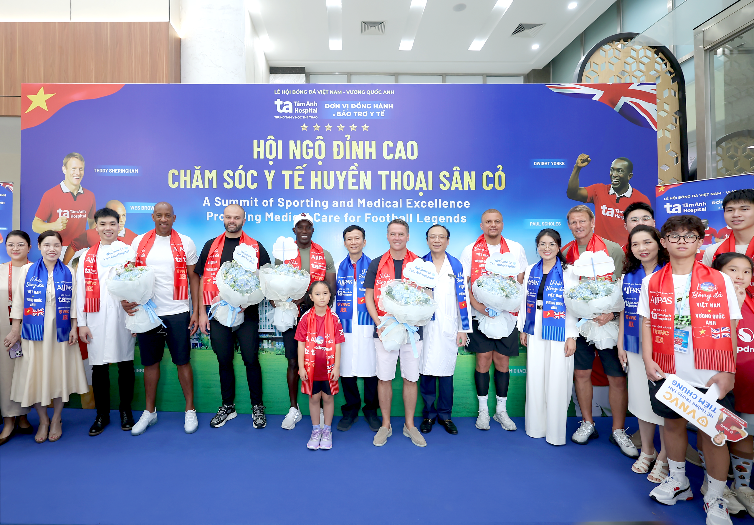 Dàn huyền thoại Ngoại hạng Anh ấn tượng với công nghệ y học thể thao BVĐK Tâm Anh- Ảnh 1. Dàn huyền thoại Ngoại hạng Anh ấn tượng với công nghệ y học thể thao BVĐK Tâm Anh- Ảnh 1.