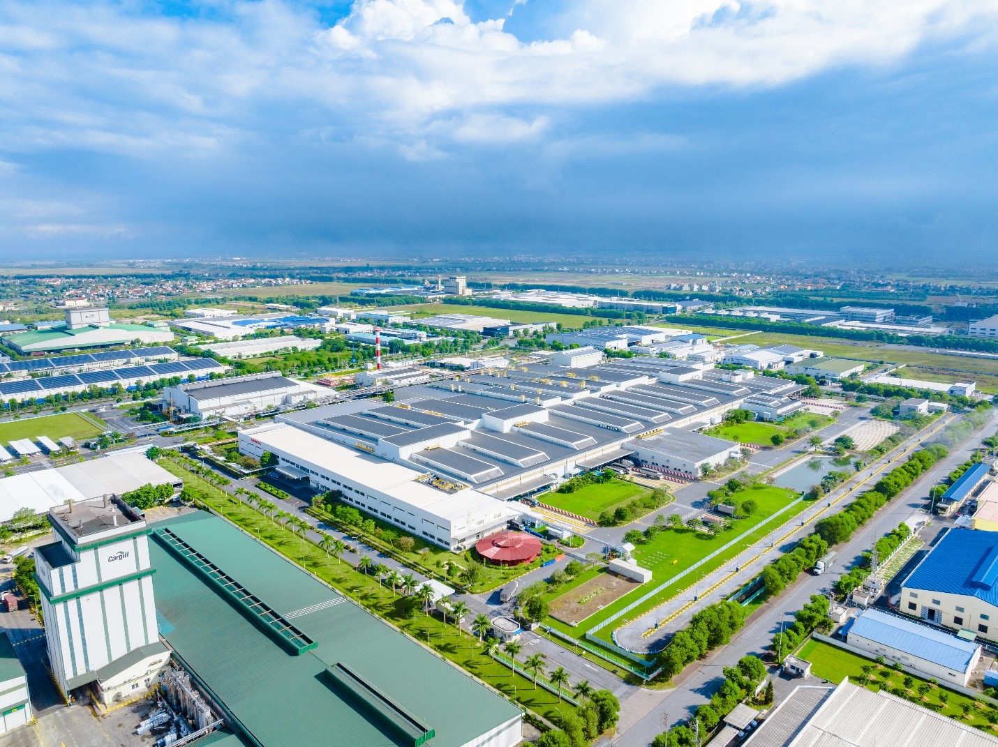 Sáng tạo trong quản trị và CSR, ROX Group được vinh danh tại AREA 2025- Ảnh 3. Sáng tạo trong quản trị và CSR, ROX Group được vinh danh tại AREA 2025- Ảnh 3.