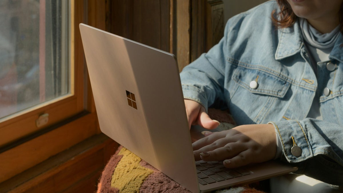 Người dùng laptop sẽ không còn khó chịu với USB-C - Ảnh 1.