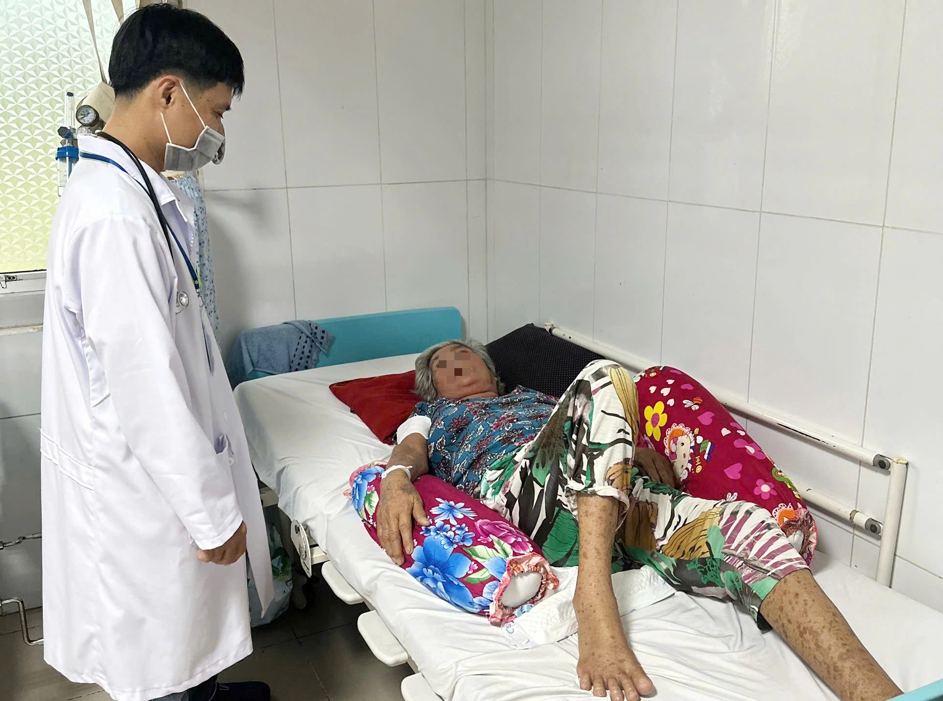 Cụ Bà 70 Tuổi Ở Sóc Trăng Bị Nhiễm Khuẩn Liên Cầu Lợn Một Phụ Nữ 70 Tuổi Ở Sóc Trăng Bị Nhiễm Khuẩn Liên Cầu Lợn - Ảnh 1.