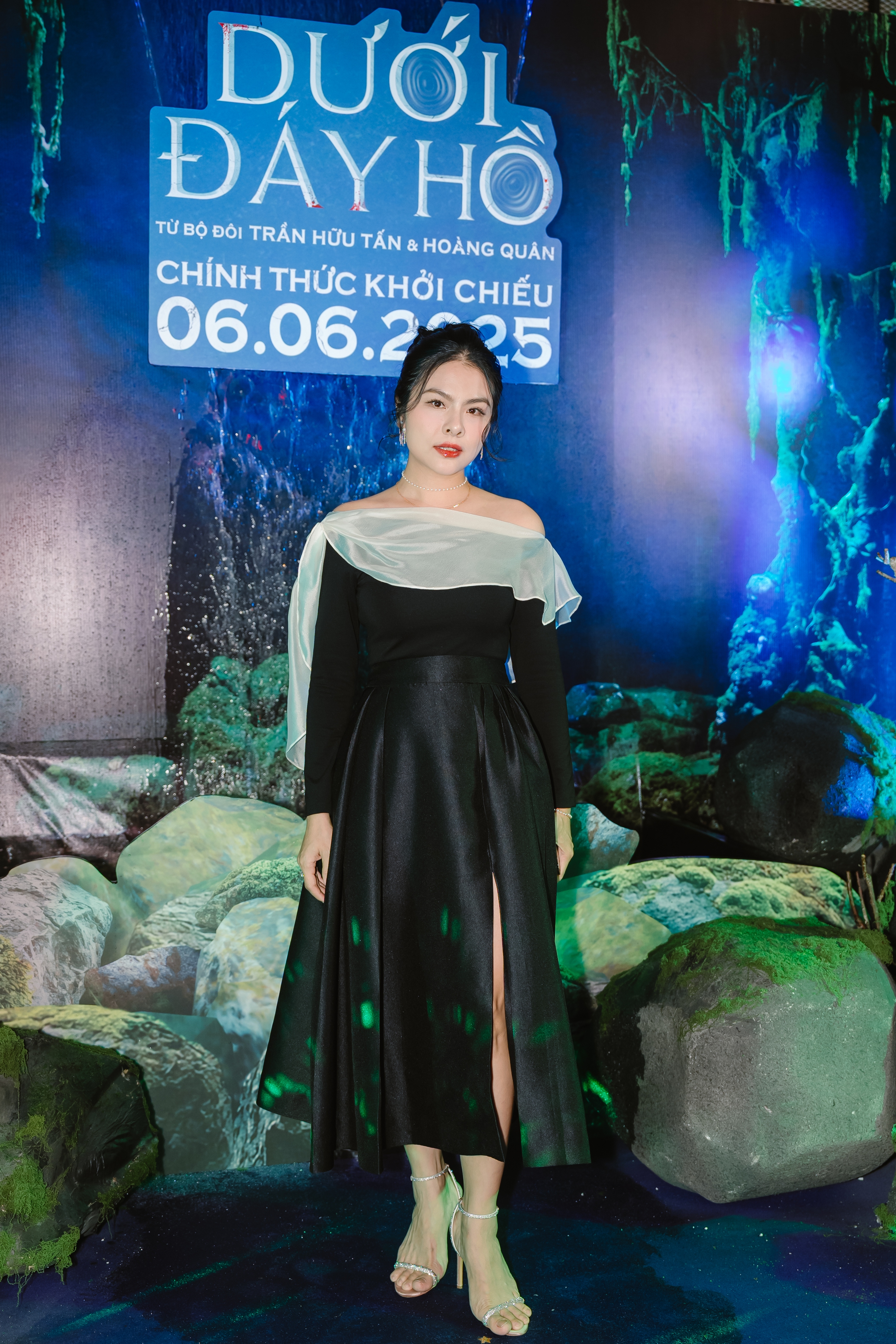 Sắc vóc của Vân Trang sau khi sinh con thứ 4 - Ảnh 7.