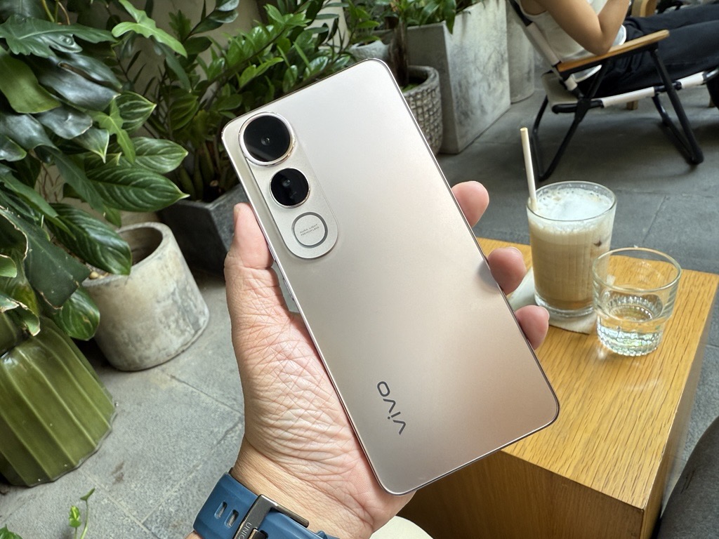 Trải nghiệm Vivo V50 Lite 5G - Ảnh 1.