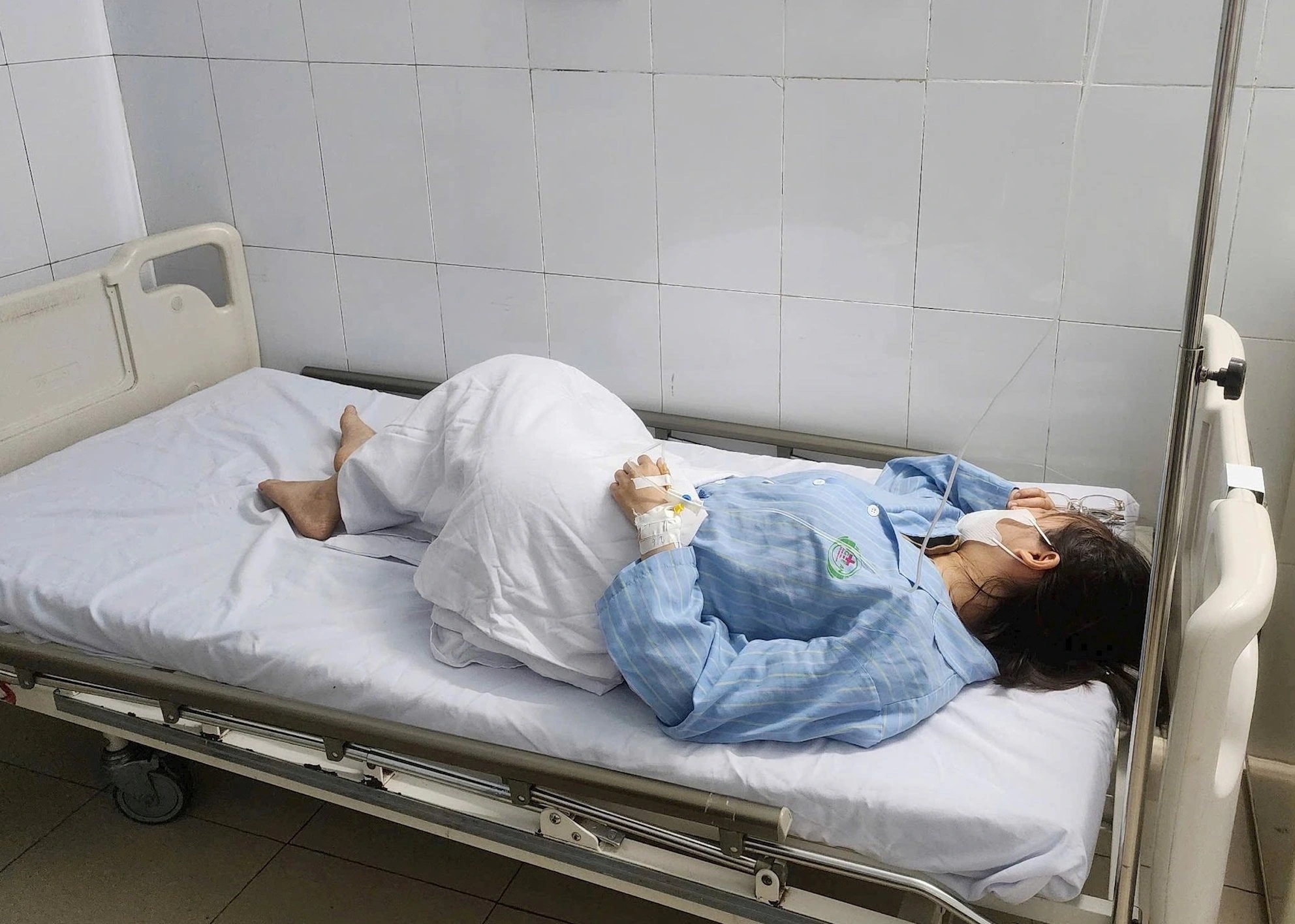 Quyết liệt bảo vệ nhân viên y tế trước tình trạng bạo hành tại bệnh viện - Ảnh 1. Quyết liệt bảo vệ nhân viên y tế trước tình trạng bạo hành tại bệnh viện - Ảnh 1.