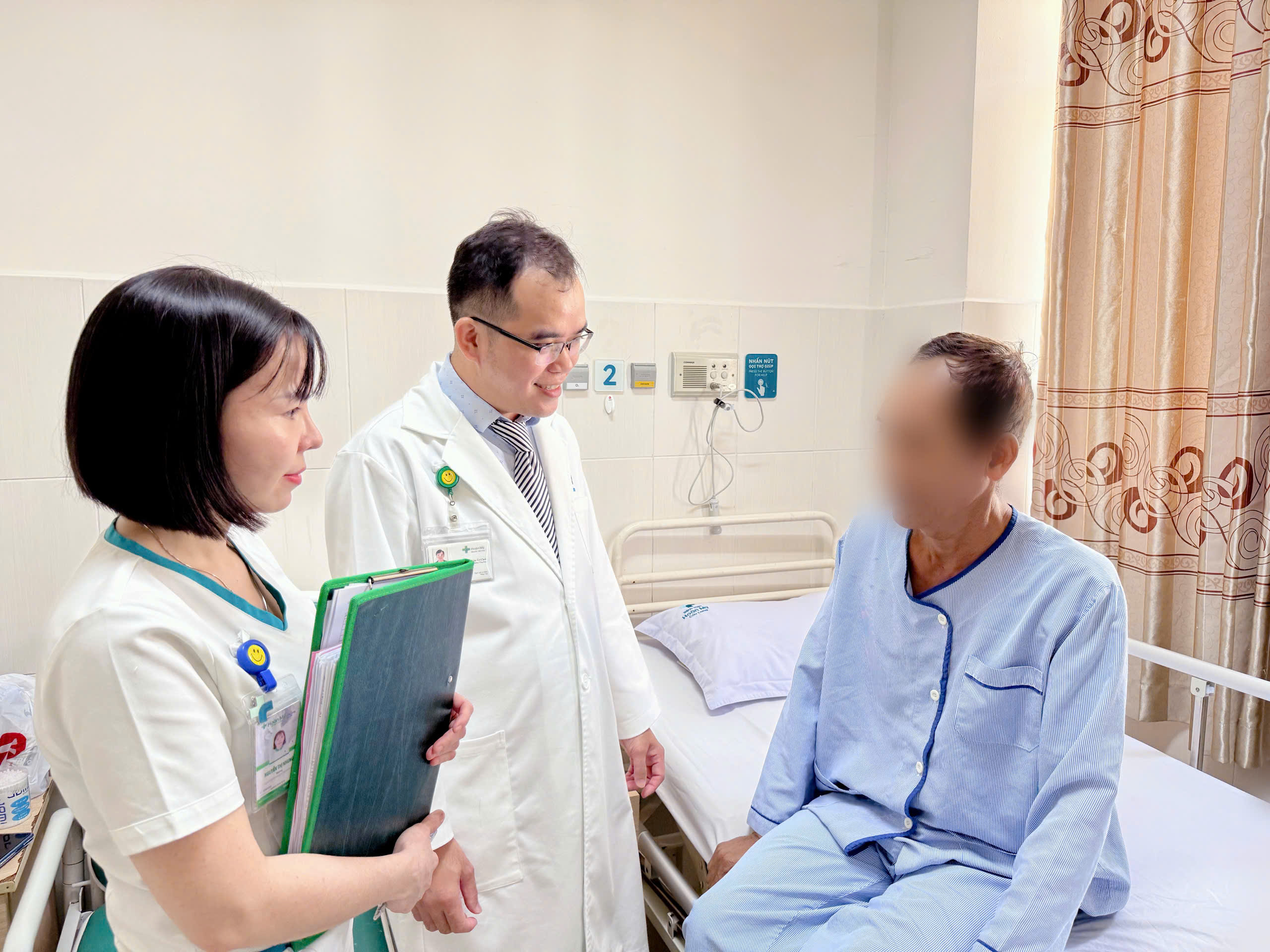 Phẫu thuật nội soi, cắt bỏ u gan sau 60 phút - Ảnh 1.