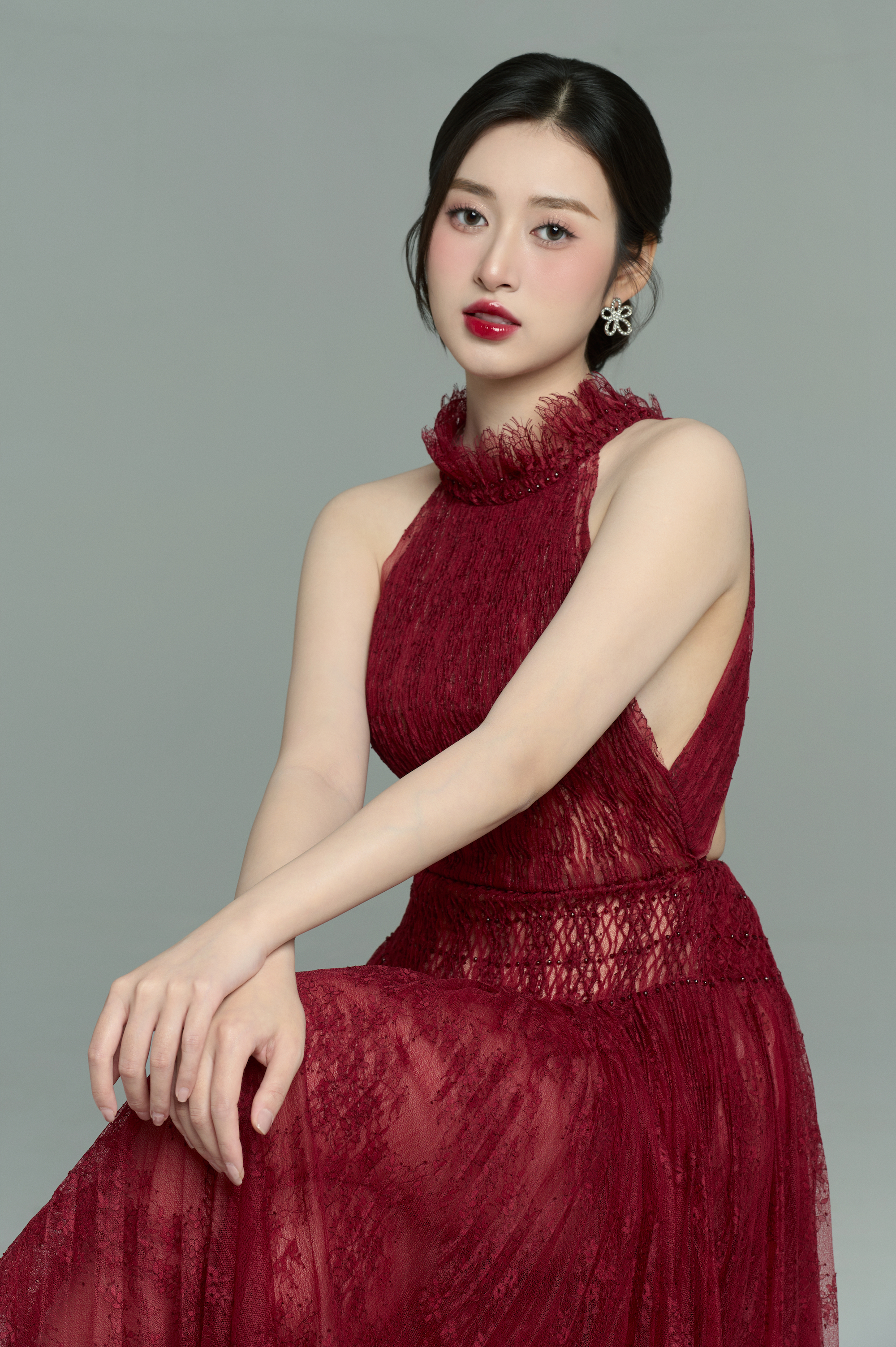 Nữ sinh 19 tuổi được bố là Thượng tá quân đội ủng hộ thi hoa hậu - Ảnh 3.