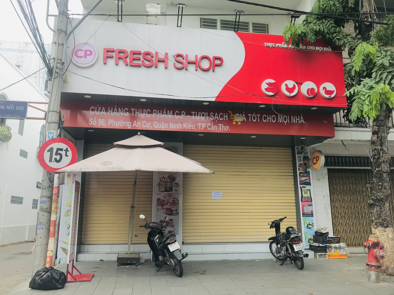 Vụ Công ty C.P bị tố ‘bán thịt bẩn’: Một cửa hàng đóng cửa sau kiểm tra - Ảnh 1.