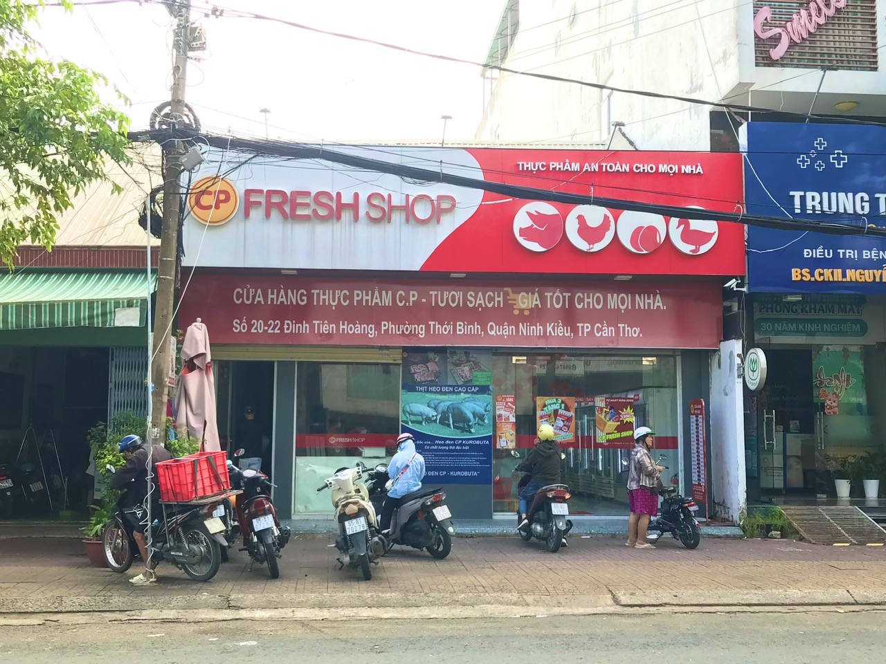 Vụ Công ty C.P bị tố ‘bán thịt bẩn’: Một cửa hàng đóng cửa sau kiểm tra - Ảnh 2.