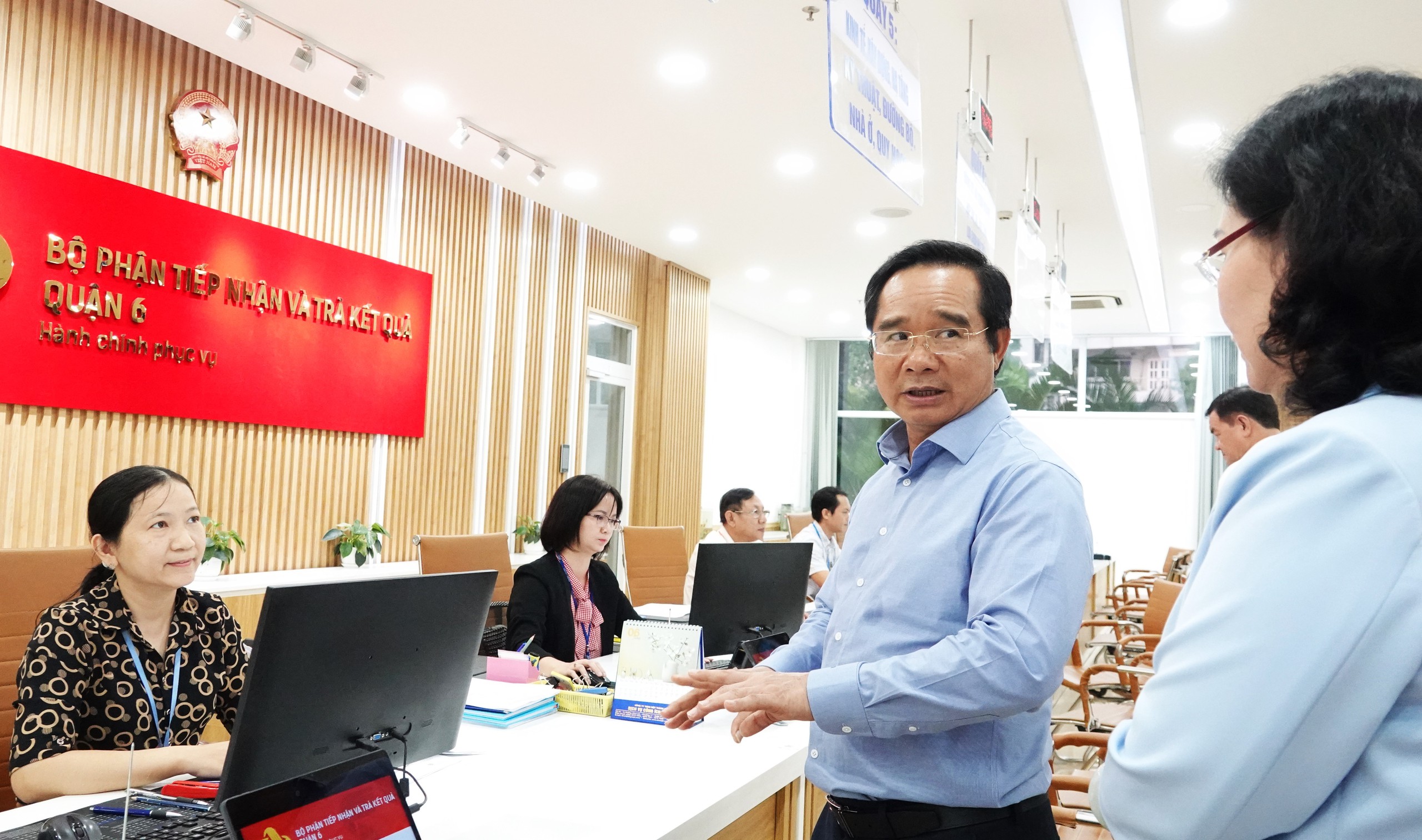 Chủ tịch TP.HCM: Bộ phận một cửa phường mới sáp nhập phải khang trang- Ảnh 3.