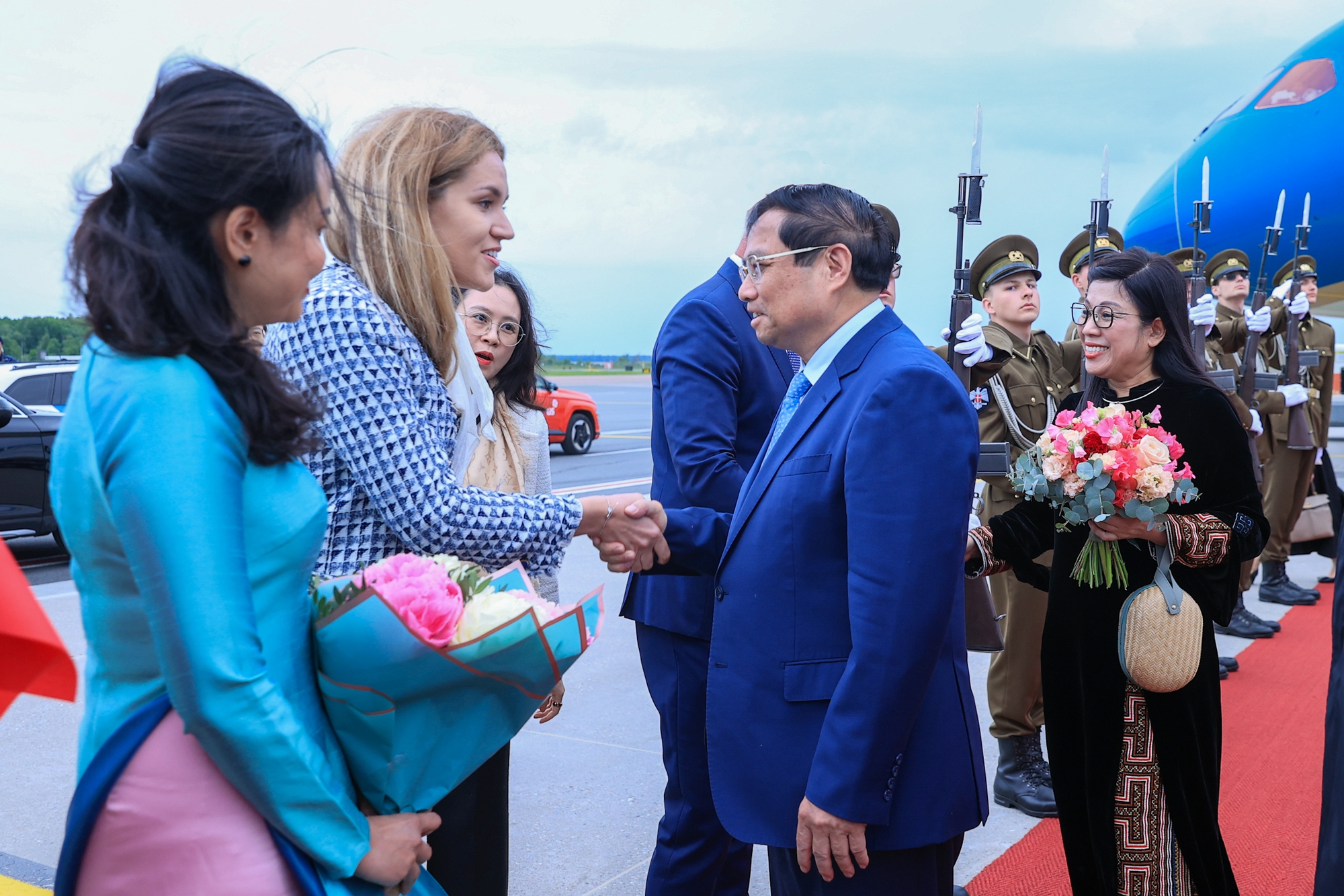 Thủ tướng Phạm Minh Ch&iacute;nh bắt đầu thăm ch&iacute;nh thức Estonia- Ảnh 2.