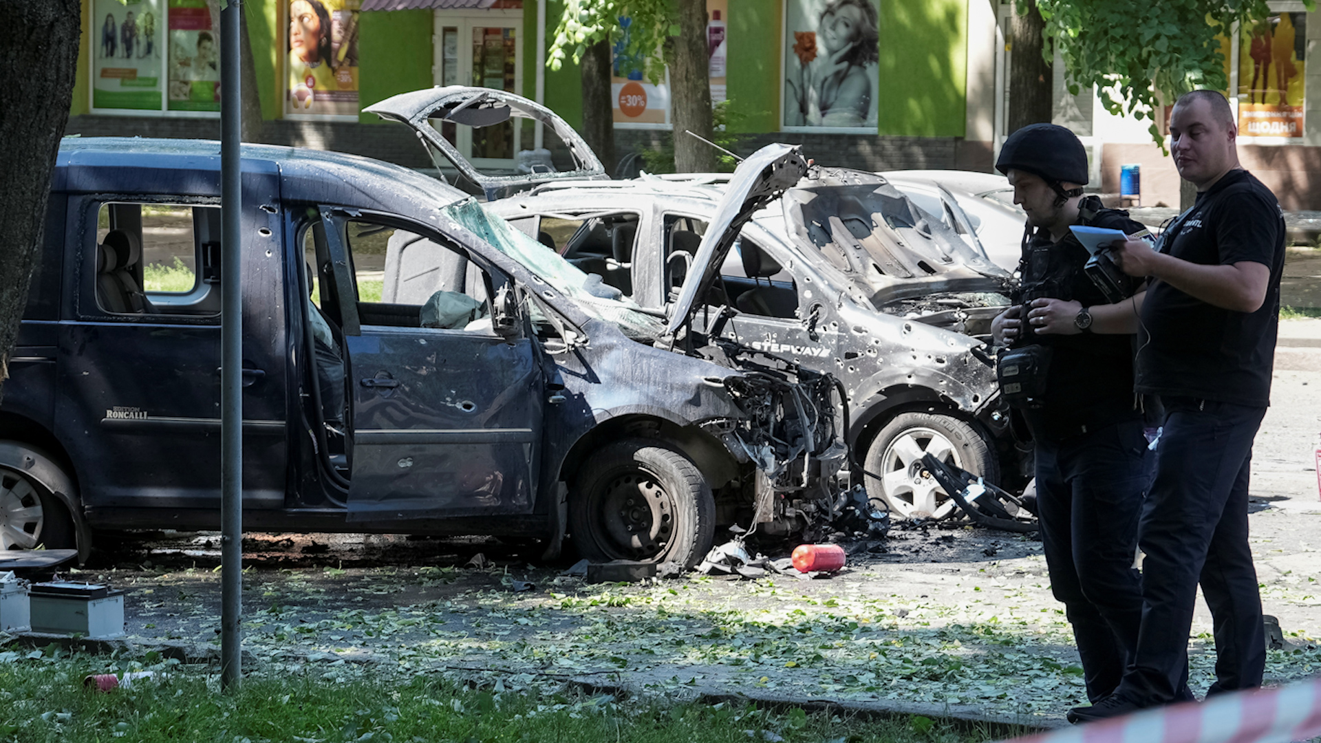 Nga tiến gần đến Sumy, đưa thành phố vào tầm bắn pháo kích - Ảnh 1.