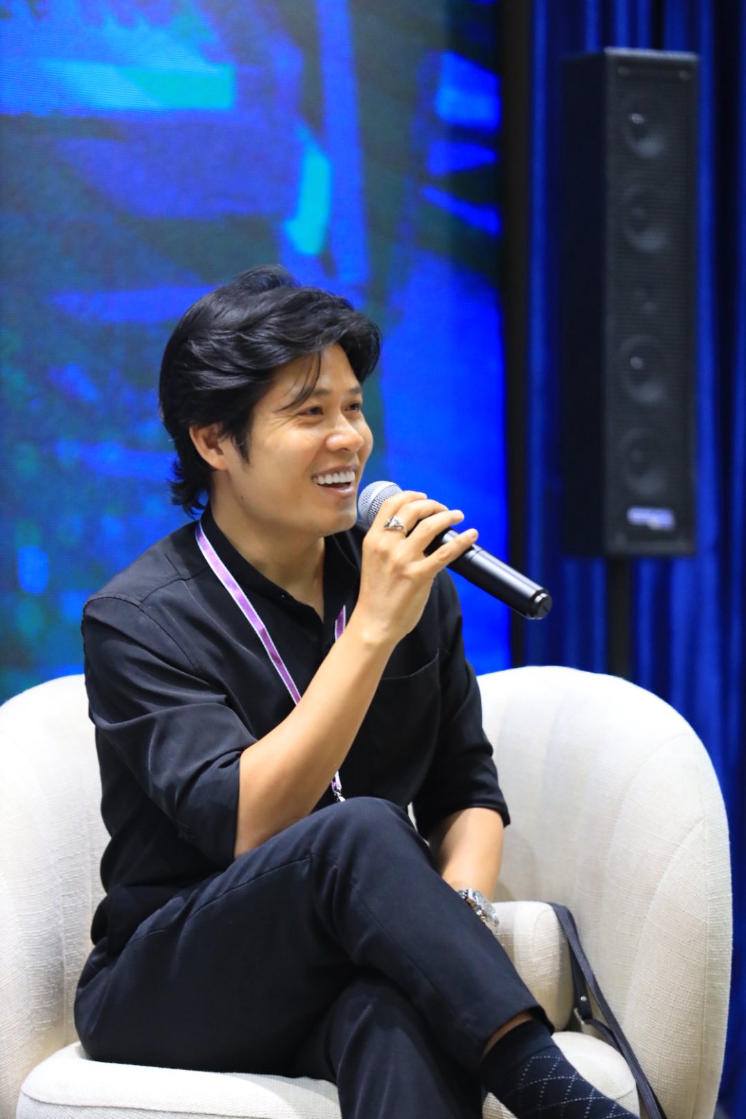 បទចម្រៀងដែលមានអ្នកចូលមើលរាប់ពាន់លានដង រួមបញ្ចូលក្នុងការប្រឡងអក្សរសាស្ត្រ៖ តើតន្ត្រីករ ង្វៀន វ៉ាន់ជុង និយាយអ្វីខ្លះ? - រូបថតទី 2។ Ca khúc tỉ view vào đề thi ngữ văn, nhạc sĩ Nguyễn Văn Chung nói gì?- Ảnh 2.