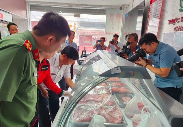 ‘Chỉ đạo nóng’ sau vụ Công ty C.P bị ‘tố’ bán thịt bẩn ‘Chỉ đạo nóng’ sau vụ Công ty C.P bị ‘tố’ bán thịt bẩn