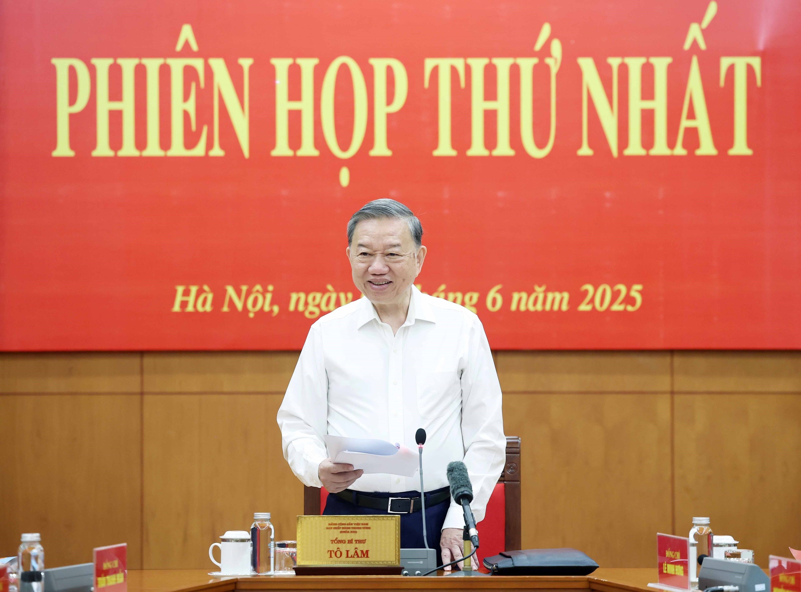 Tổng Bí thư: Tuyệt đối tránh 'quyền anh, quyền tôi', 'nói không đi đôi với làm'- Ảnh 1. Tổng Bí thư: Tuyệt đối tránh 'quyền anh, quyền tôi', 'nói không đi đôi với làm'- Ảnh 1.