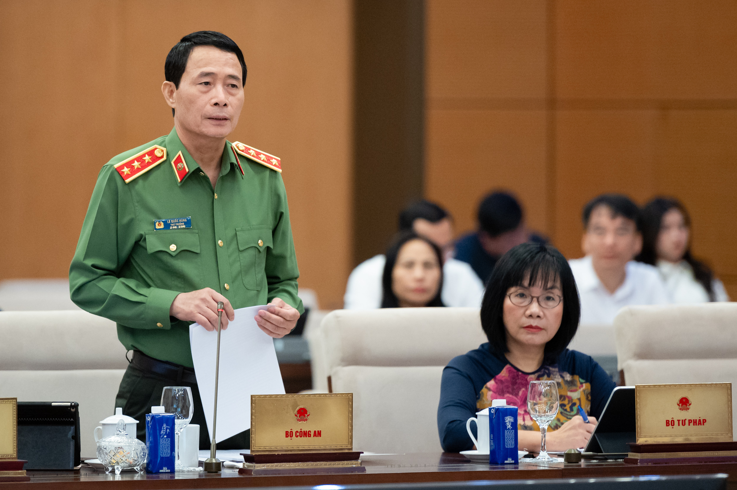 Thứ trưởng Công an nói về 'chợ đen' dữ liệu cá nhân trong các vụ lừa đảo- Ảnh 2. Thứ trưởng Công an nói về 'chợ đen' dữ liệu cá nhân trong các vụ lừa đảo- Ảnh 2.