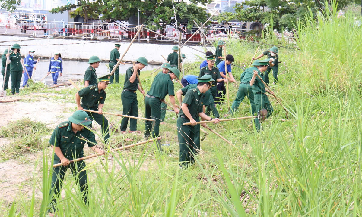Đà Nẵng: Nhân rộng các mô hình đổi rác tái chế, túi ni lông lấy quà- Ảnh 2. Đà Nẵng: Nhân rộng các mô hình đổi rác tái chế, túi ni lông lấy quà- Ảnh 2.