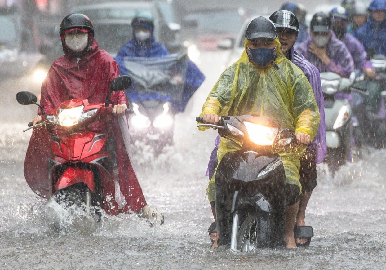 Mưa lớn tháng 5 đưa kỷ lục lịch sử 50 năm ‘đi vào dĩ vãng’- Ảnh 1.