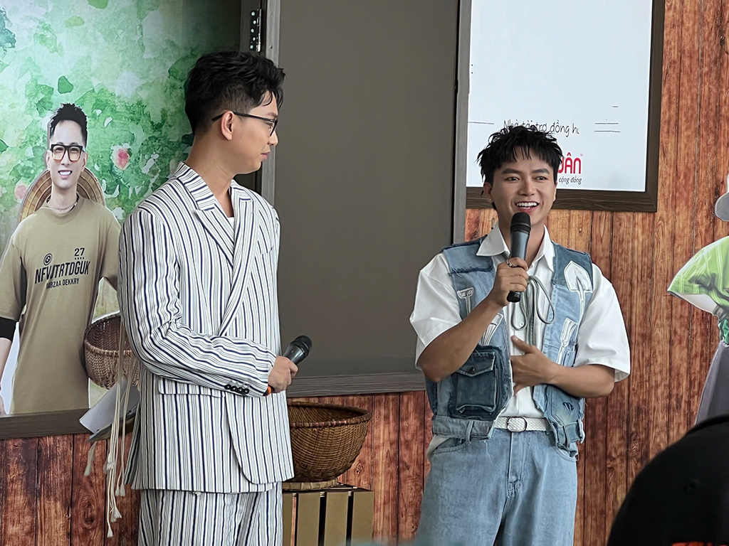 Jun Phạm, Bùi Công Nam làm nông dân trong show thực tế- Ảnh 1. Jun Phạm, Bùi Công Nam làm nông dân trong show thực tế- Ảnh 1.