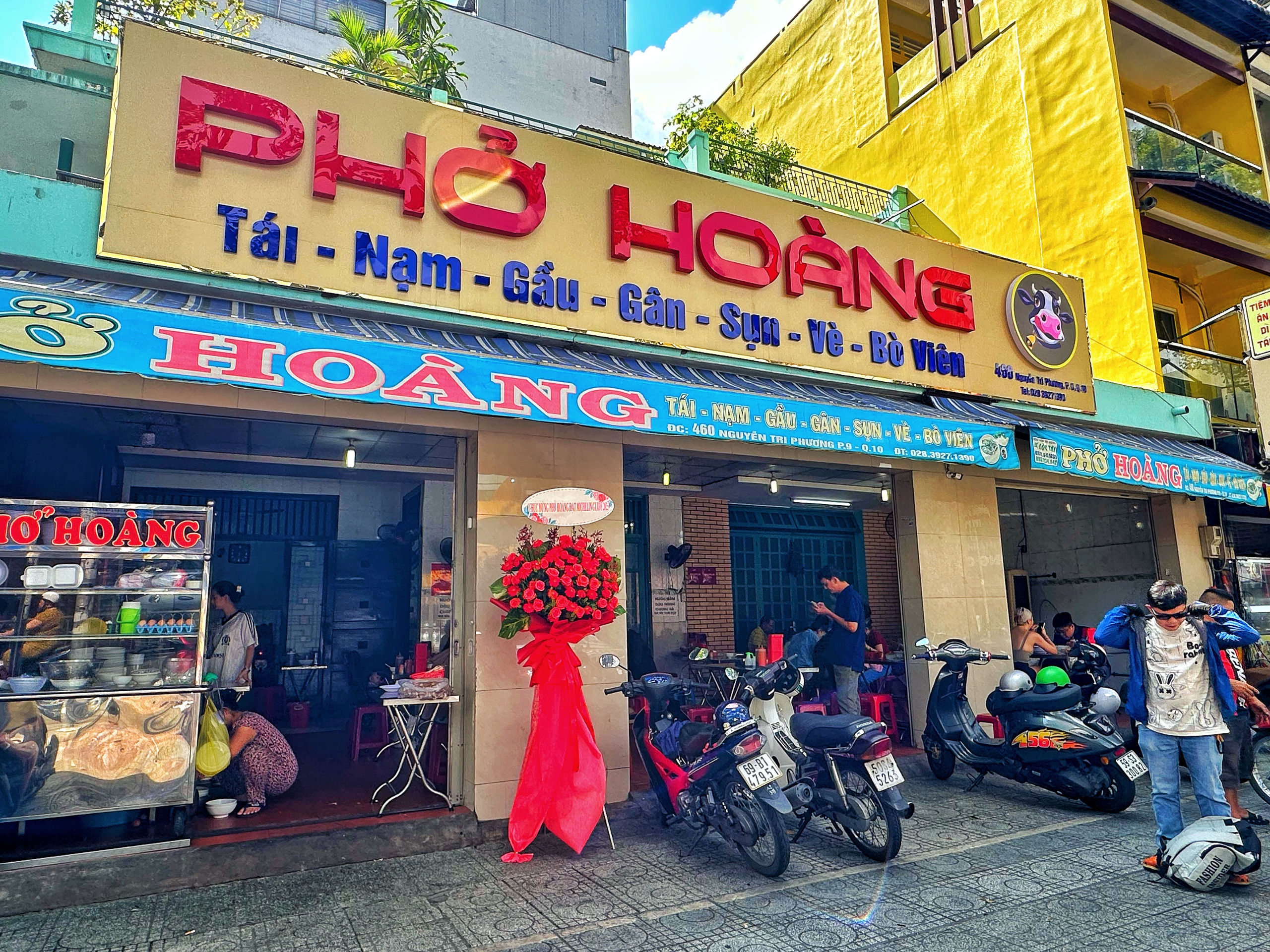 Độc nhất TP.HCM: 2 quán phở khác nhau của chị em ruột, Michelin khen 3 năm liền - Ảnh 7.