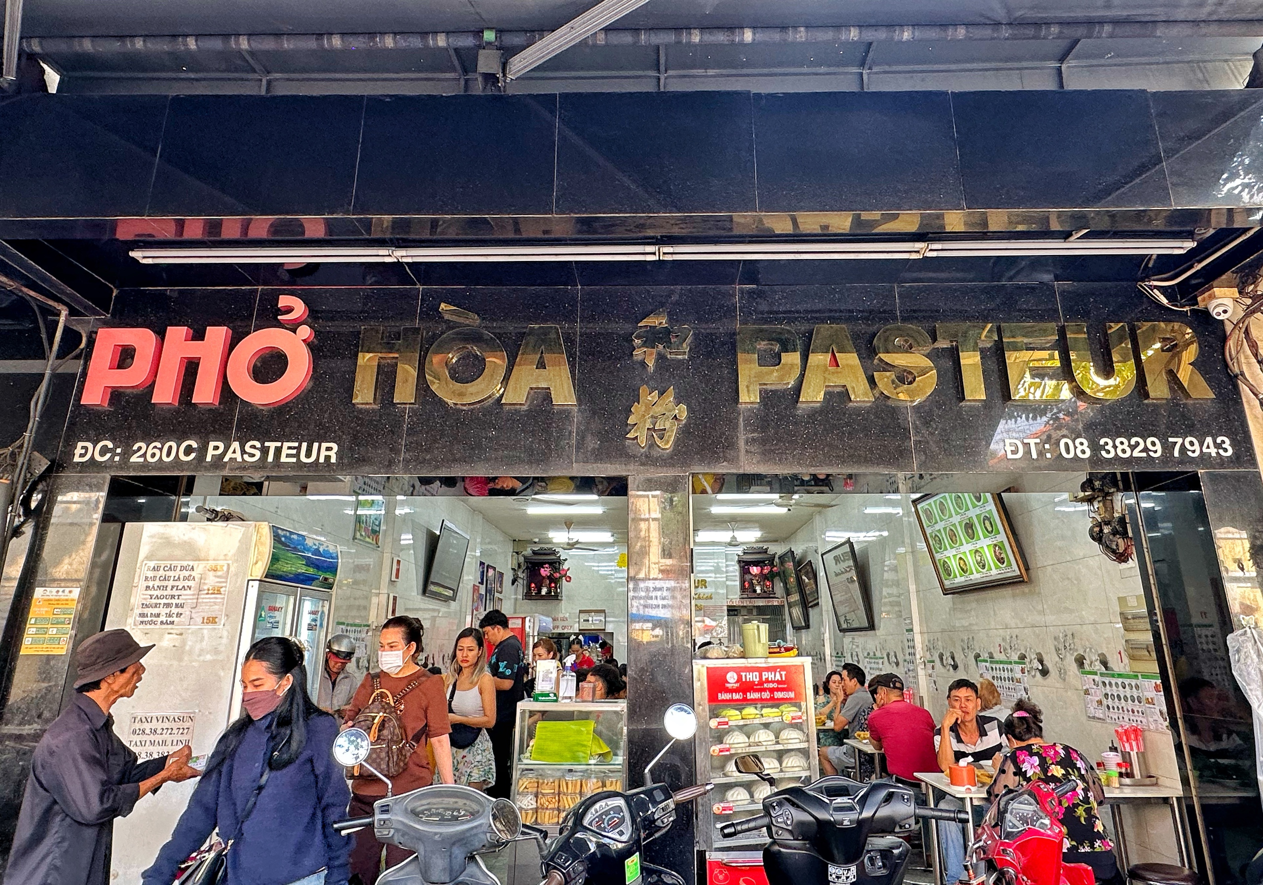 Phở Hòa Pasteur vắng mặt trong Michelin Guide 2025: Quán nổi tiếng giờ ra sao? - Ảnh 6. Phở Hòa Pasteur vắng mặt trong Michelin Guide 2025: Quán nổi tiếng giờ ra sao? - Ảnh 6.