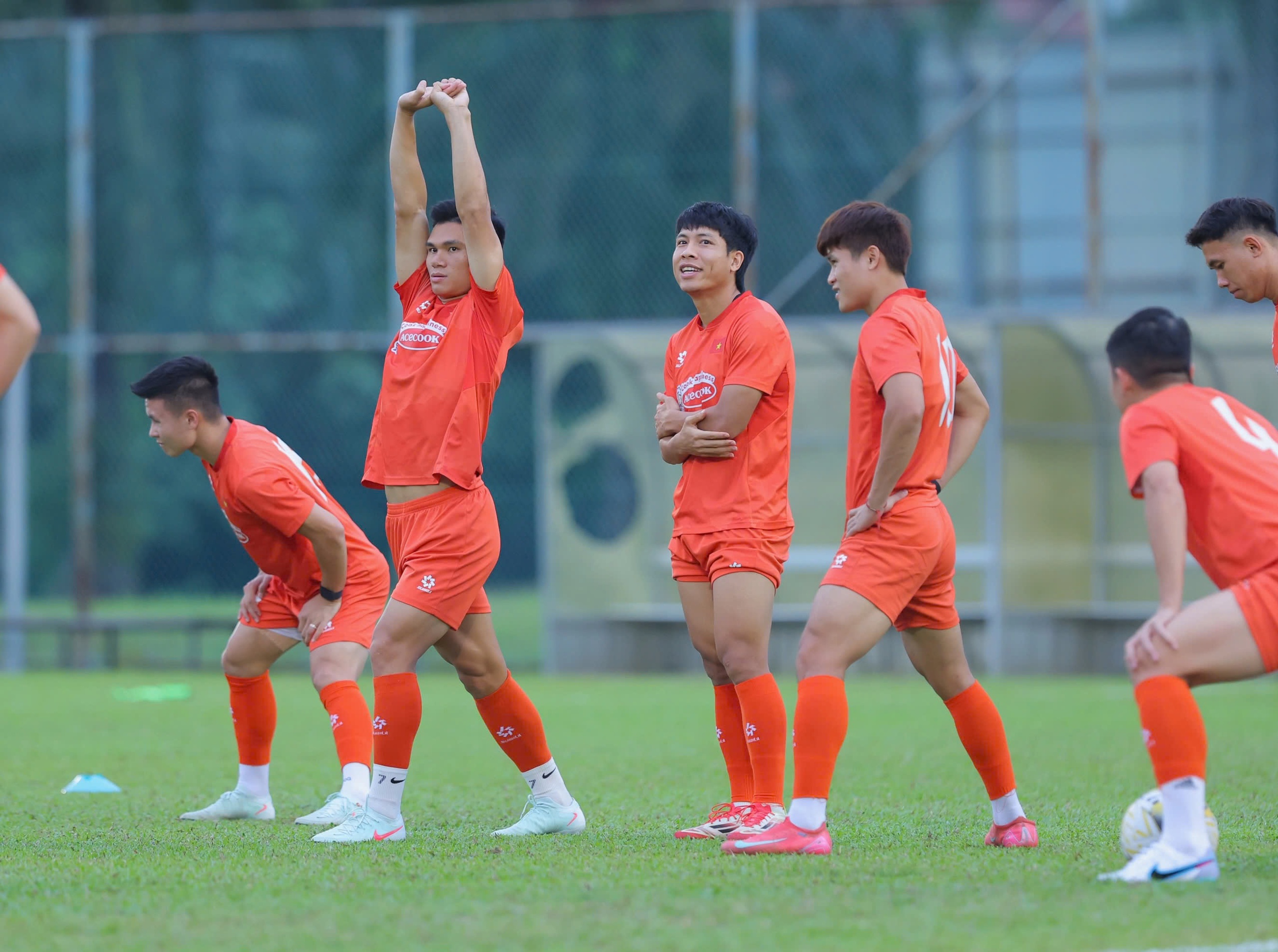 Đội tuyển Việt Nam làm quen sân ở Malaysia: Tập trung cao độ trước trận đánh lớn- Ảnh 6.
