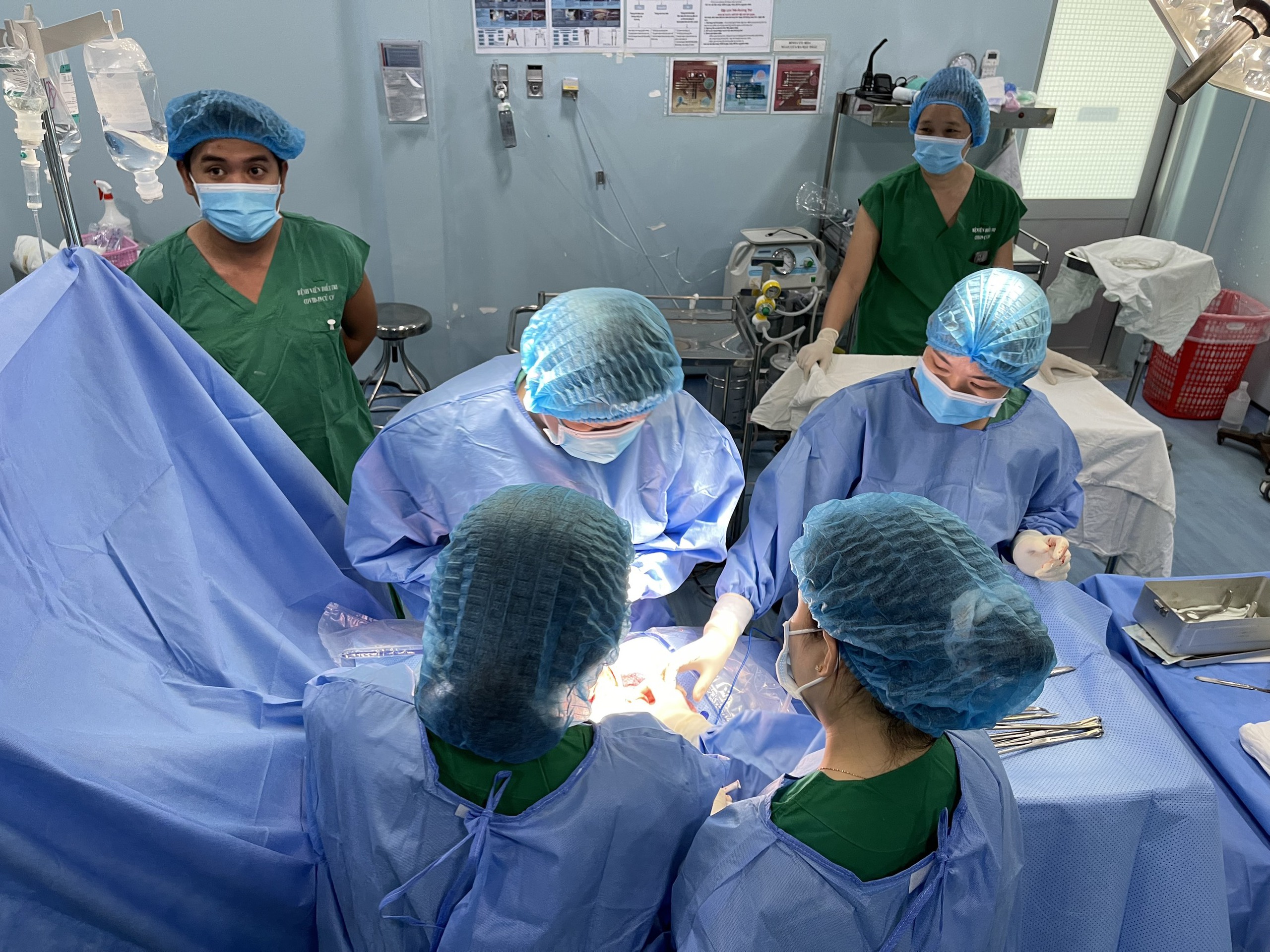 Bệnh viện vệ tinh thật sự cần thiết - Ảnh 1.