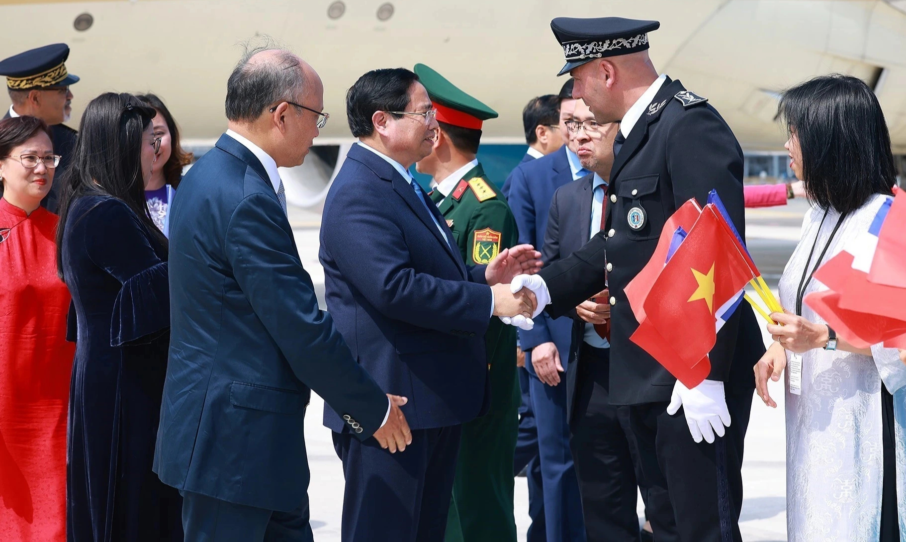 Thủ tướng Phạm Minh Chính tới Nice, bắt đầu chuyến công tác tại Pháp - Ảnh 2.