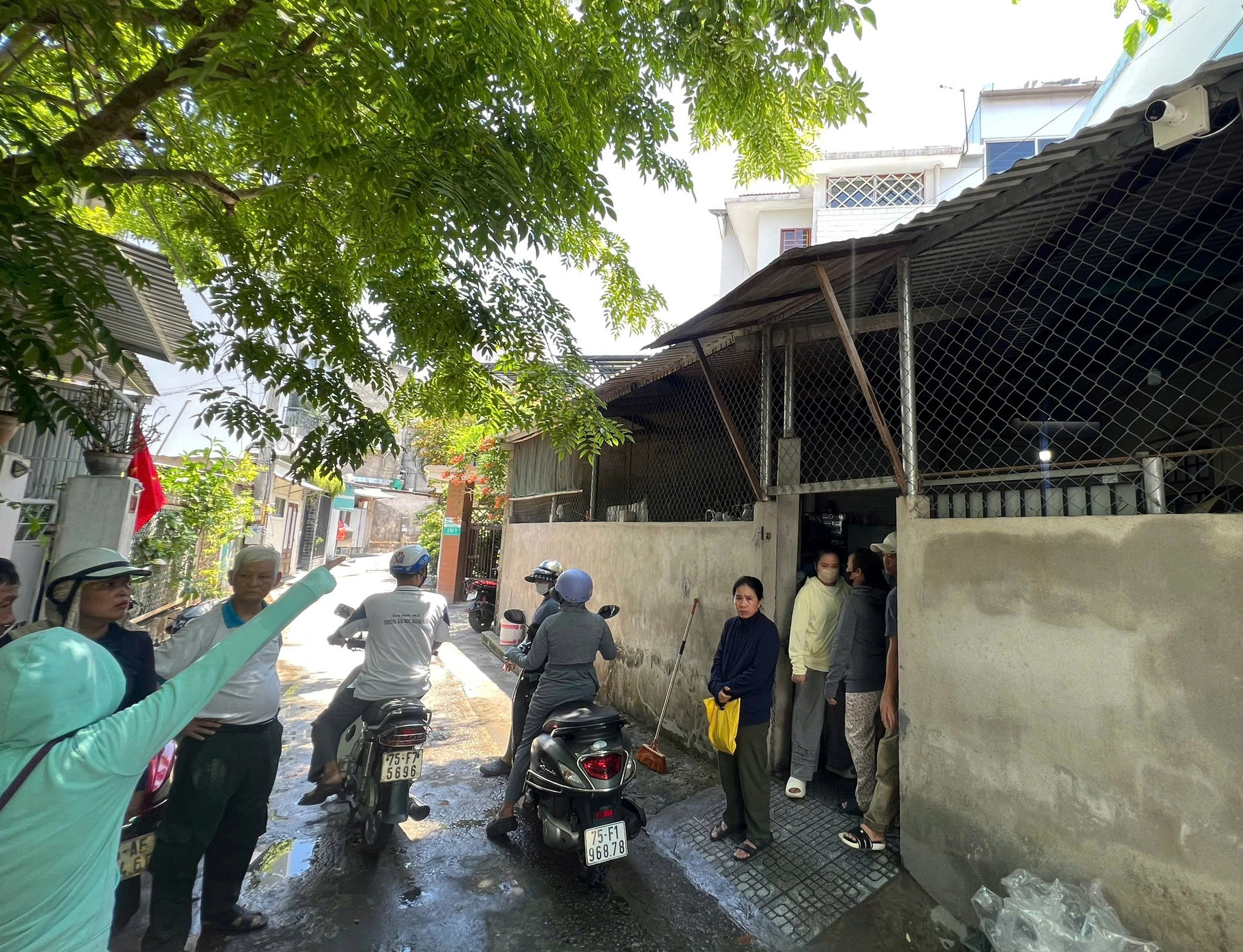 Vụ gia đình ở Huế bị đâm: Nghi phạm là con rể, 2 người đã tử vong - Ảnh 1.