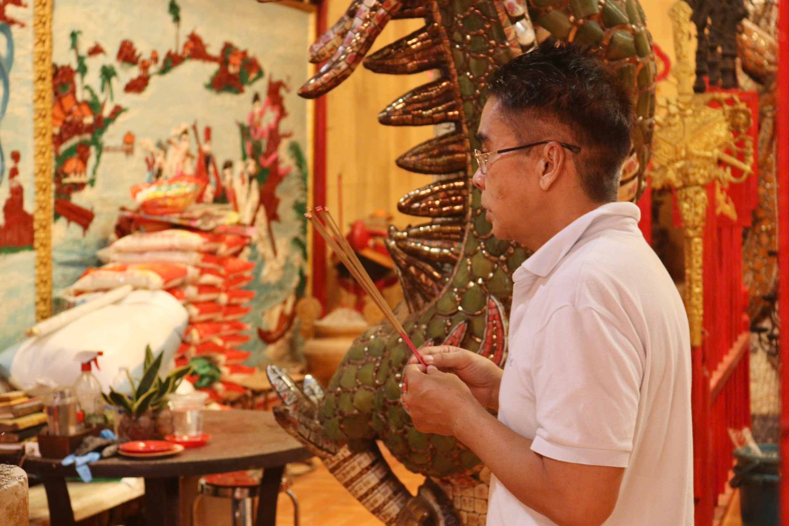 Miếu cổ gần 200 tuổi ở TP.HCM: Giai thoại người đánh cá vớt được pho tượng lạ- Ảnh 8. Miếu cổ gần 200 tuổi ở TP.HCM: Giai thoại người đánh cá vớt được pho tượng lạ- Ảnh 8.