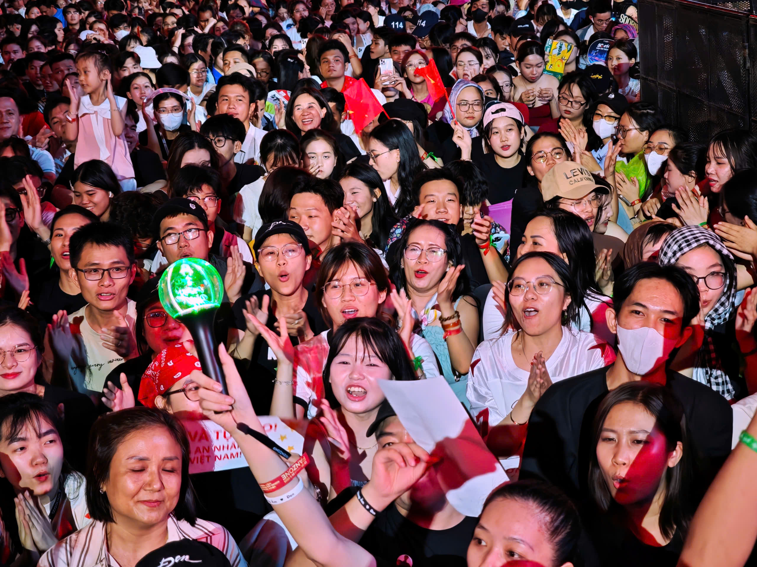 Gala Vinh quang Công an nhân dân Việt Nam ấn tượng ở TP.HCM- Ảnh 12. Gala Vinh quang Công an nhân dân Việt Nam ấn tượng ở TP.HCM- Ảnh 12.