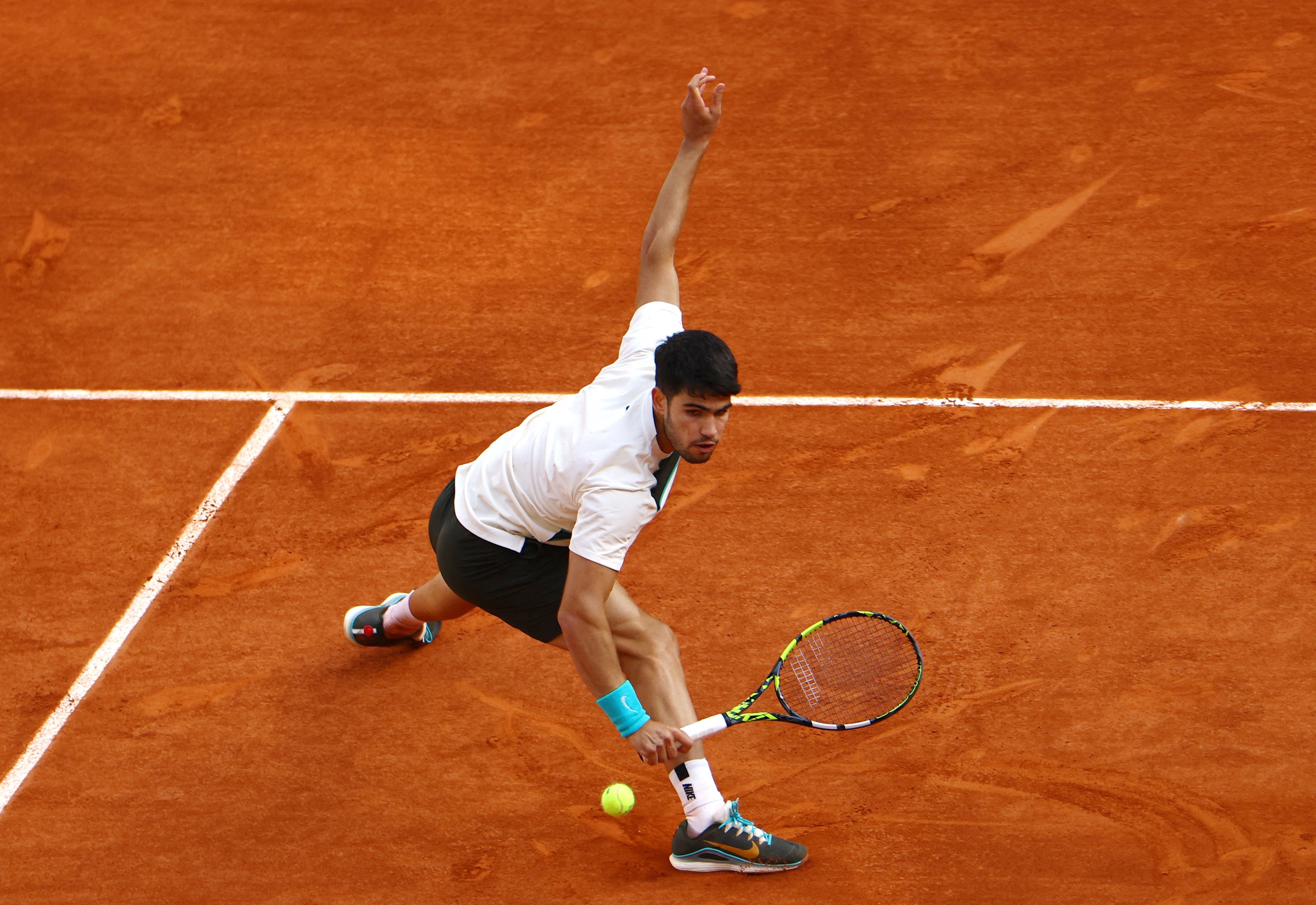 Alcaraz vô địch Roland Garros 2025: Cú lội ngược dòng kinh điển - Ảnh 10.