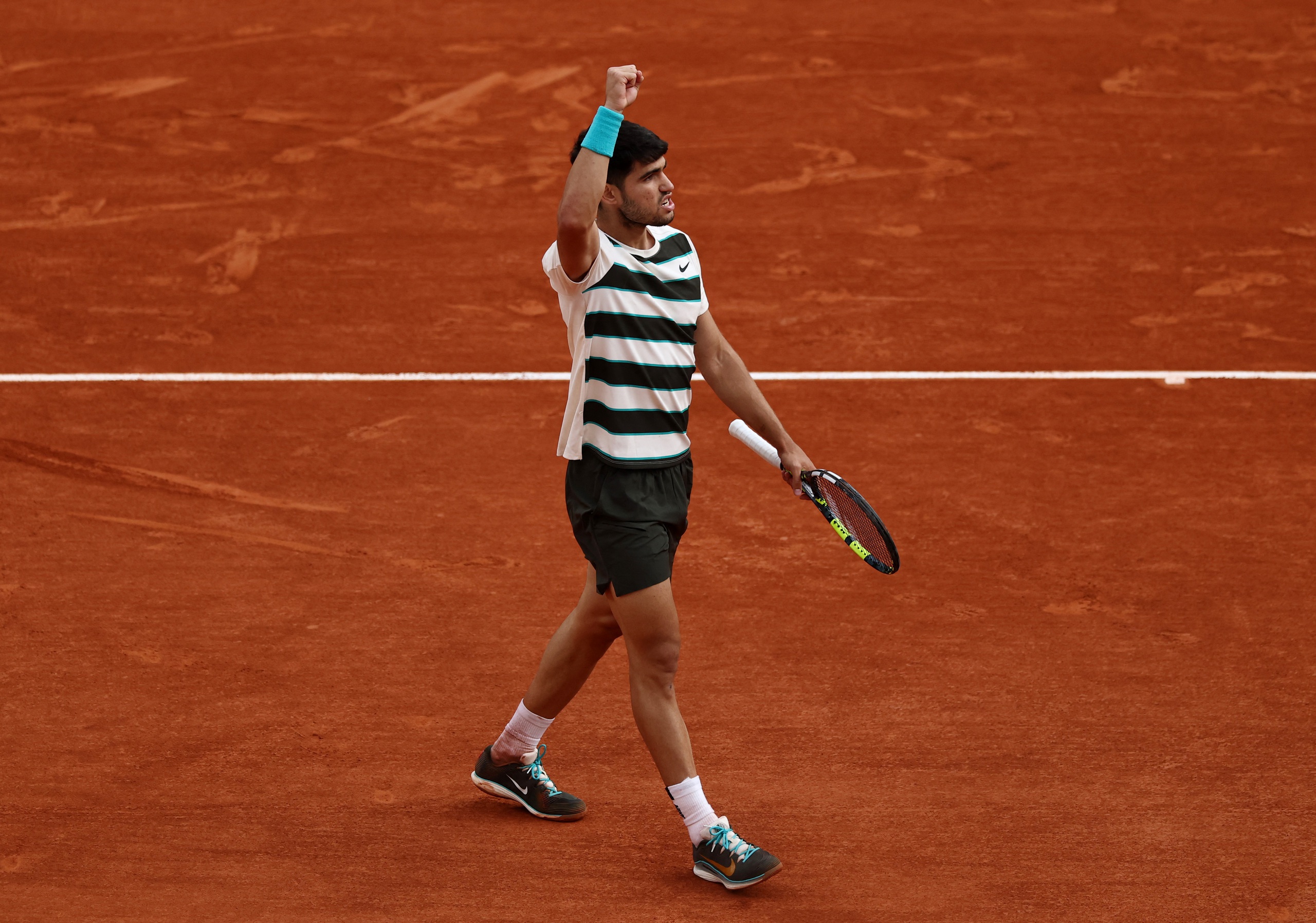 Alcaraz vô địch Roland Garros 2025: Cú lội ngược dòng kinh điển - Ảnh 11.