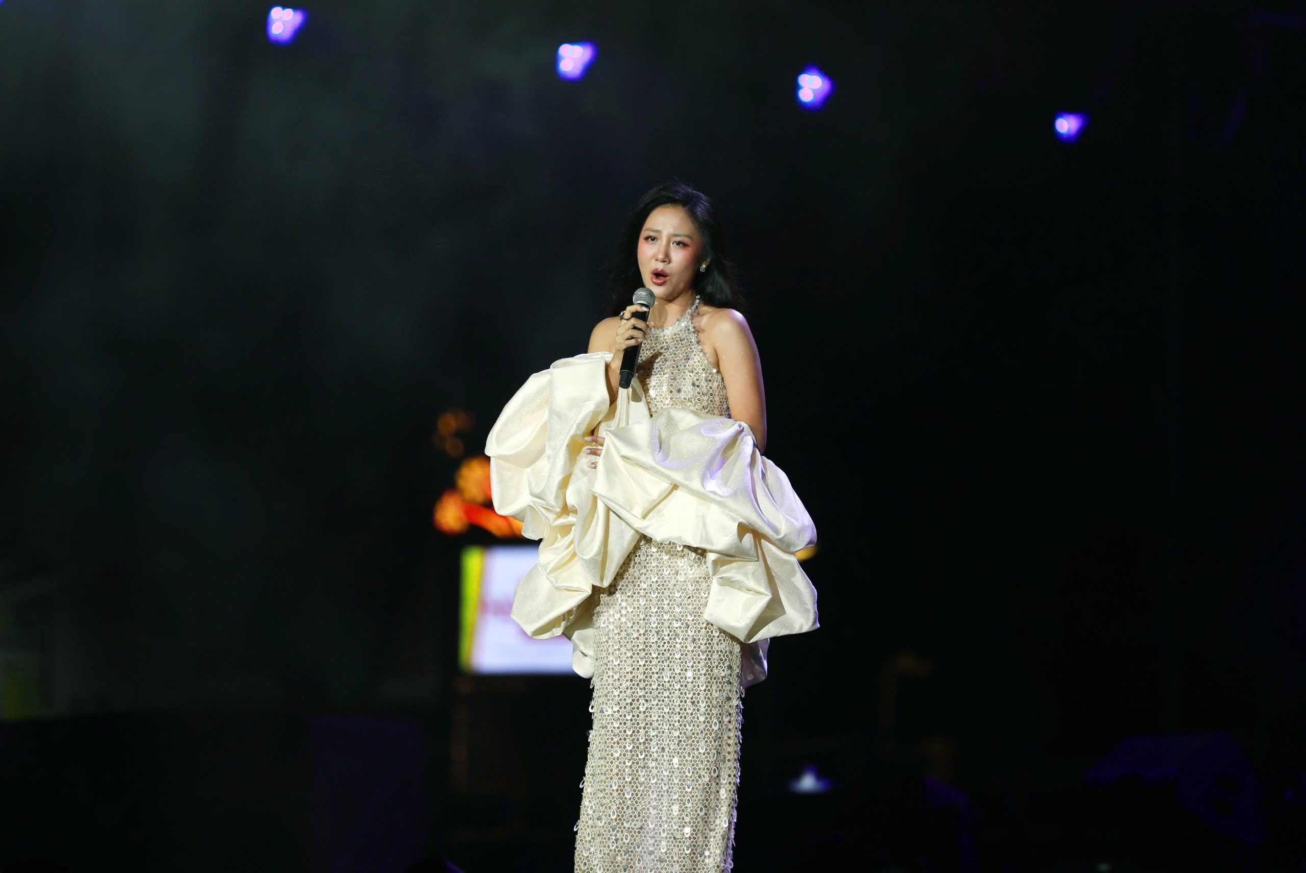 Gala Vinh quang Công an nhân dân Việt Nam ấn tượng ở TP.HCM- Ảnh 3. Gala Vinh quang Công an nhân dân Việt Nam ấn tượng ở TP.HCM- Ảnh 3.