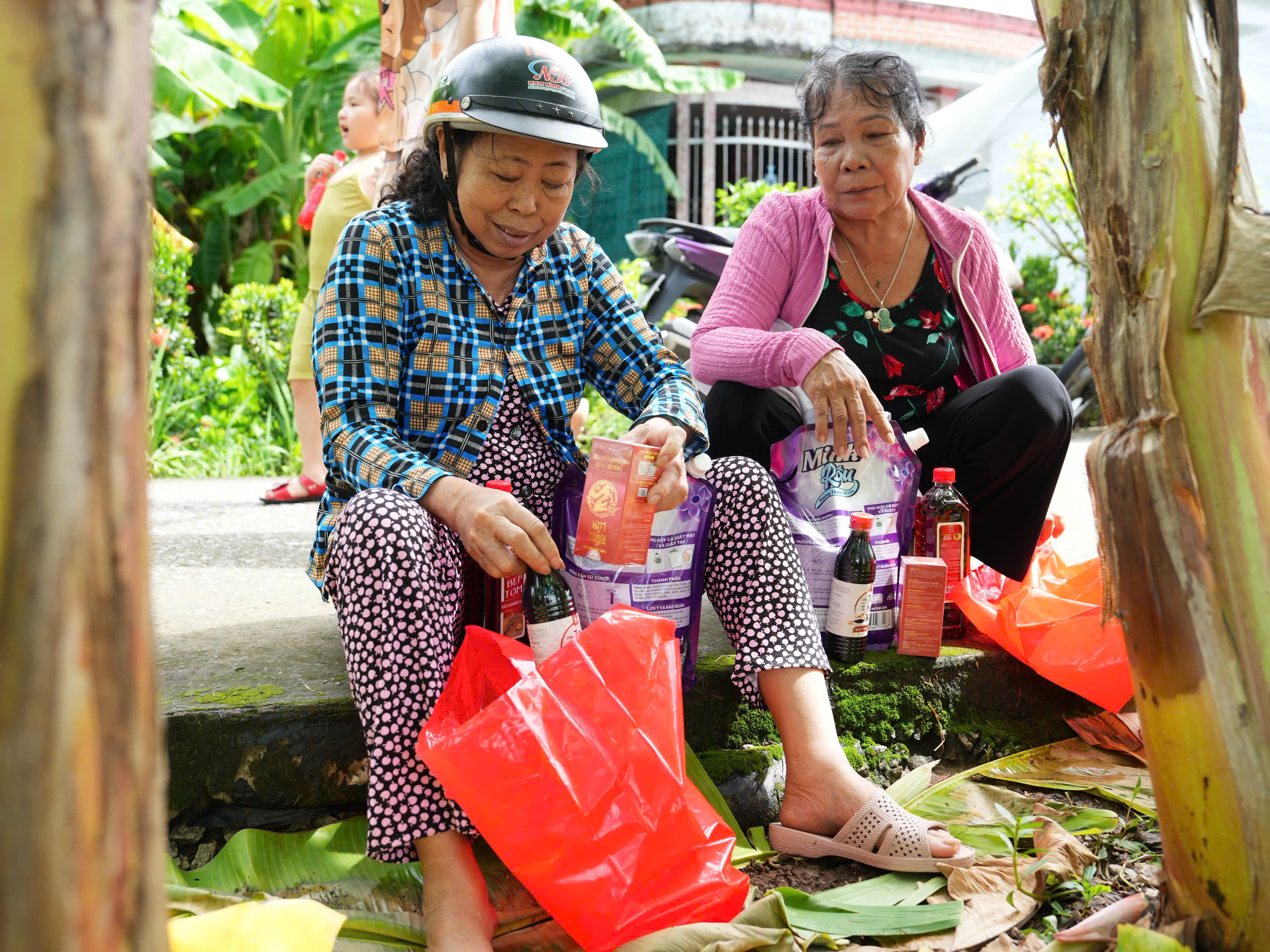 Báo Thanh Niên khởi công cầu giúp bà con ở nơi cuối cùng bản đồ Việt Nam- Ảnh 10. Báo Thanh Niên khởi công cầu giúp bà con ở nơi cuối cùng bản đồ Việt Nam- Ảnh 10.