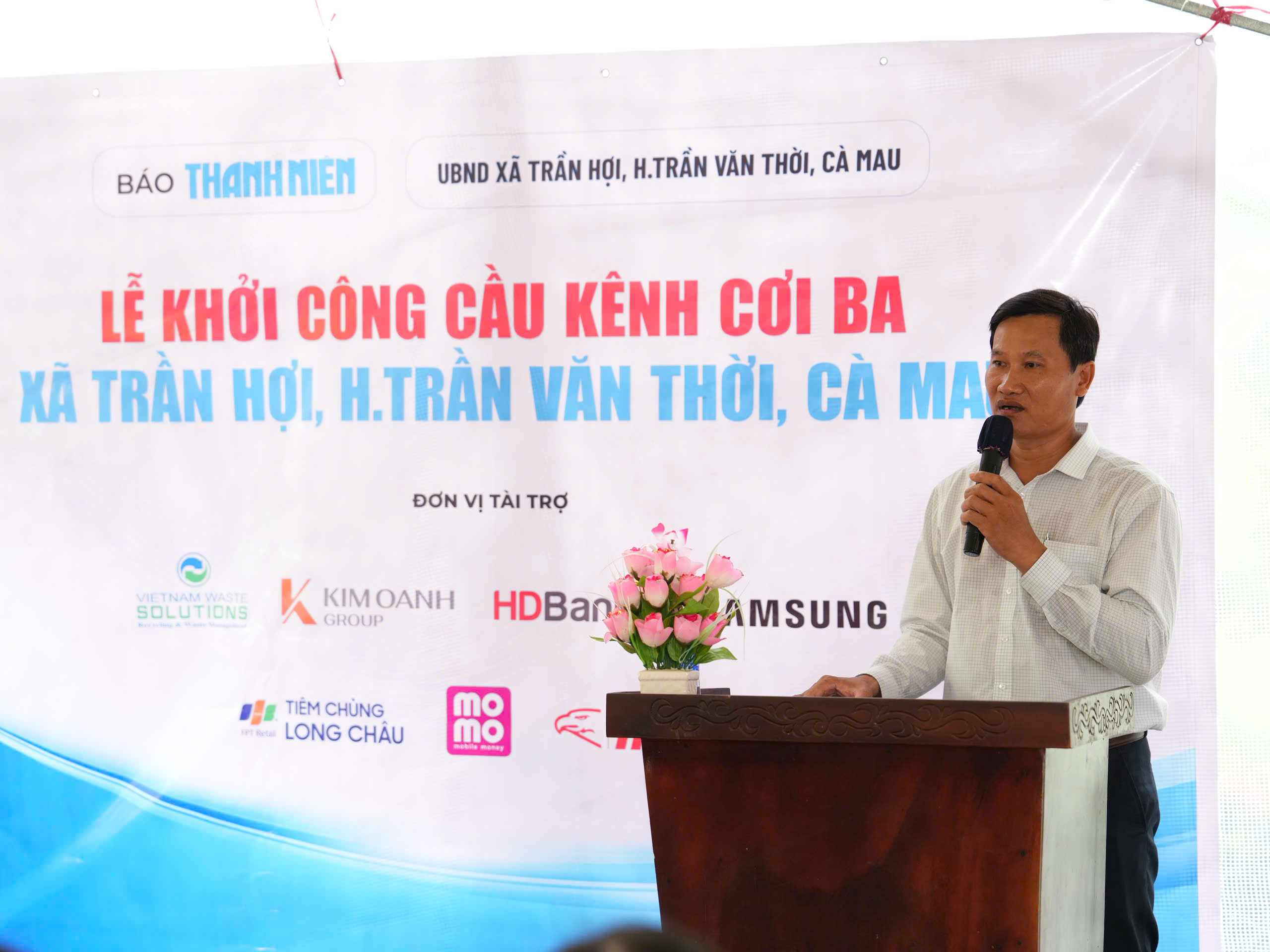 Báo Thanh Niên khởi công cầu giúp bà con ở nơi cuối cùng bản đồ Việt Nam- Ảnh 5. Báo Thanh Niên khởi công cầu giúp bà con ở nơi cuối cùng bản đồ Việt Nam- Ảnh 5.