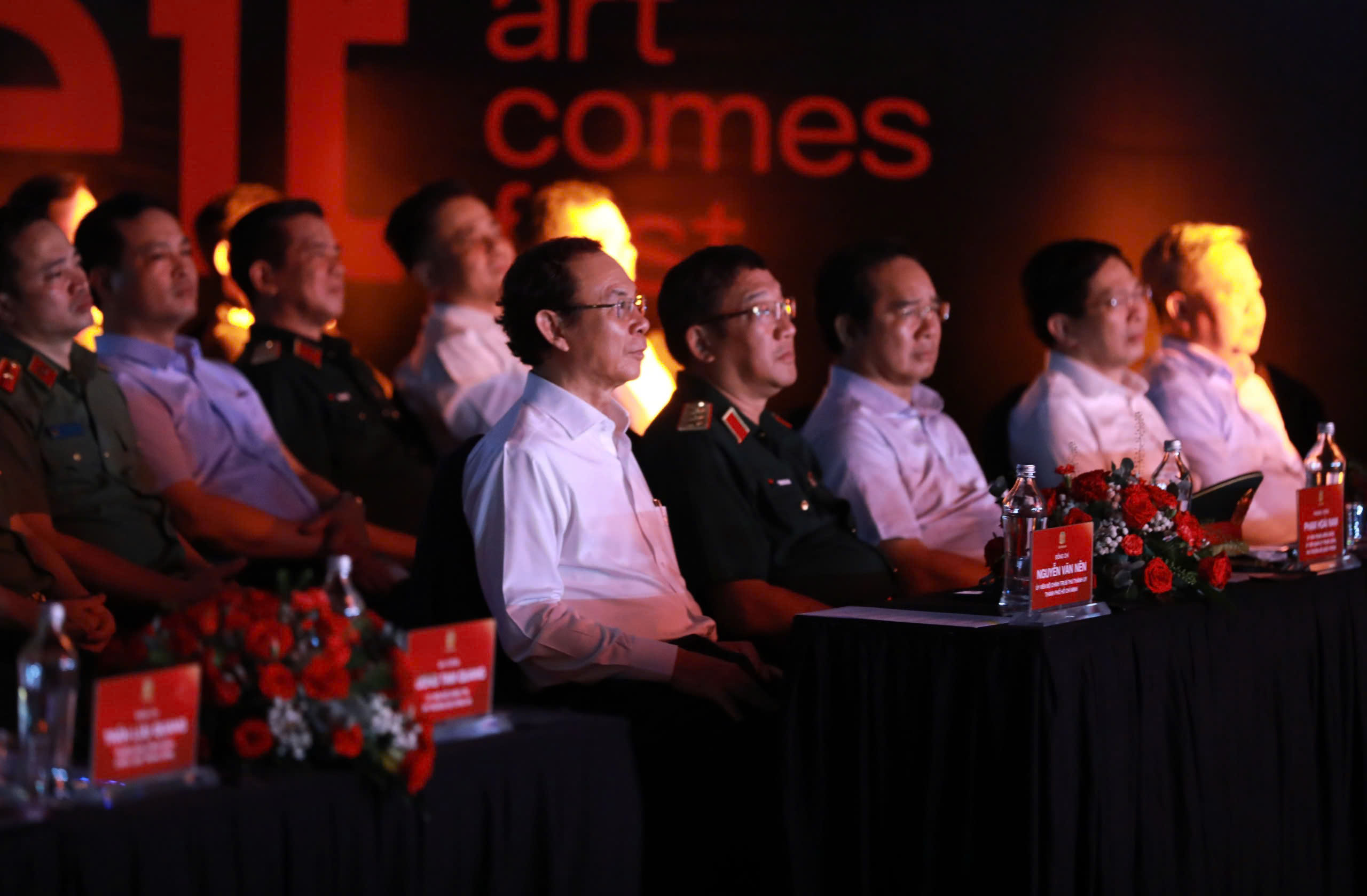 Gala Vinh quang Công an nhân dân Việt Nam ấn tượng ở TP.HCM- Ảnh 8. Gala Vinh quang Công an nhân dân Việt Nam ấn tượng ở TP.HCM- Ảnh 8.