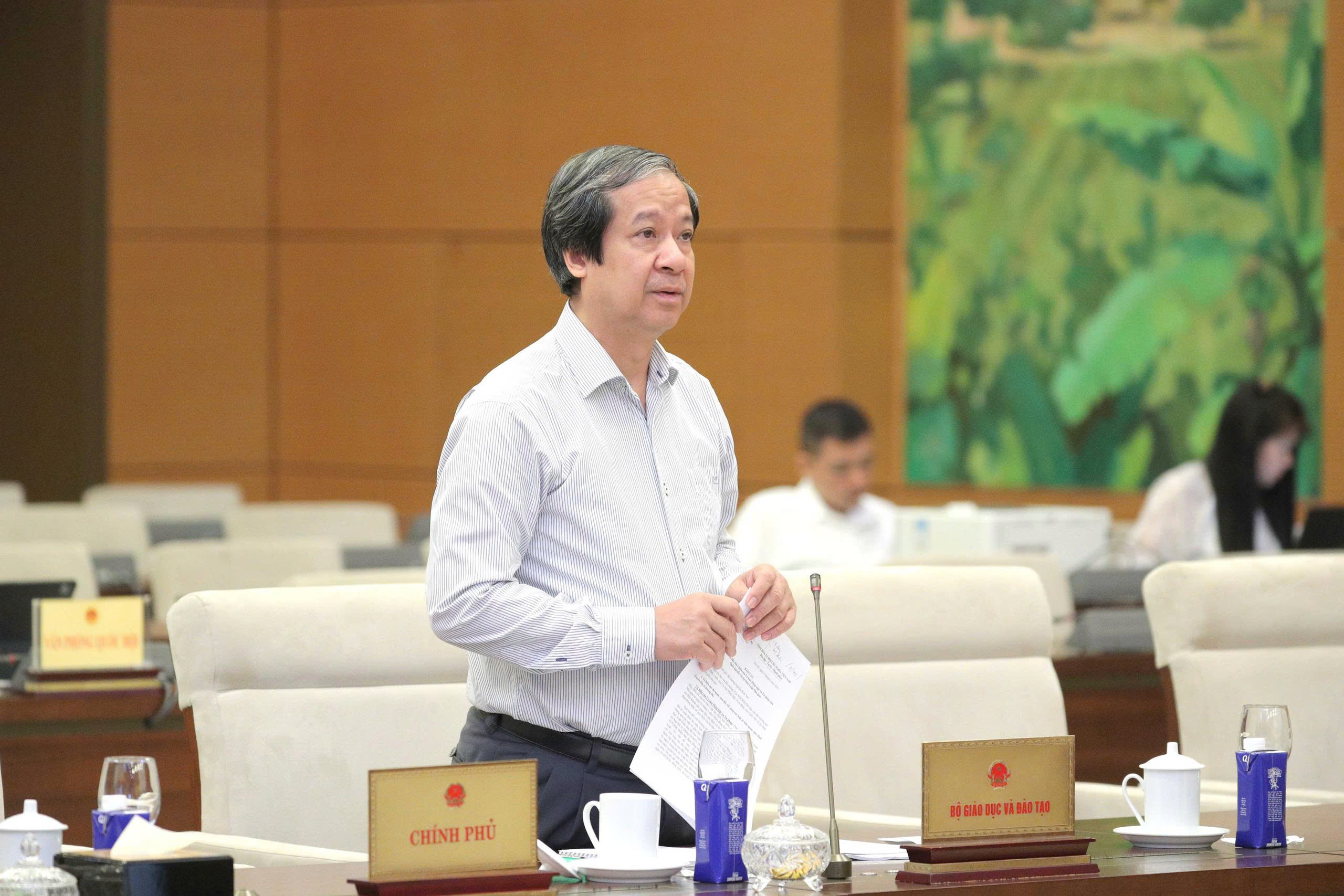 'Cấm giáo viên dạy thêm học sinh chính khóa vô lý, không được' - Ảnh 2.