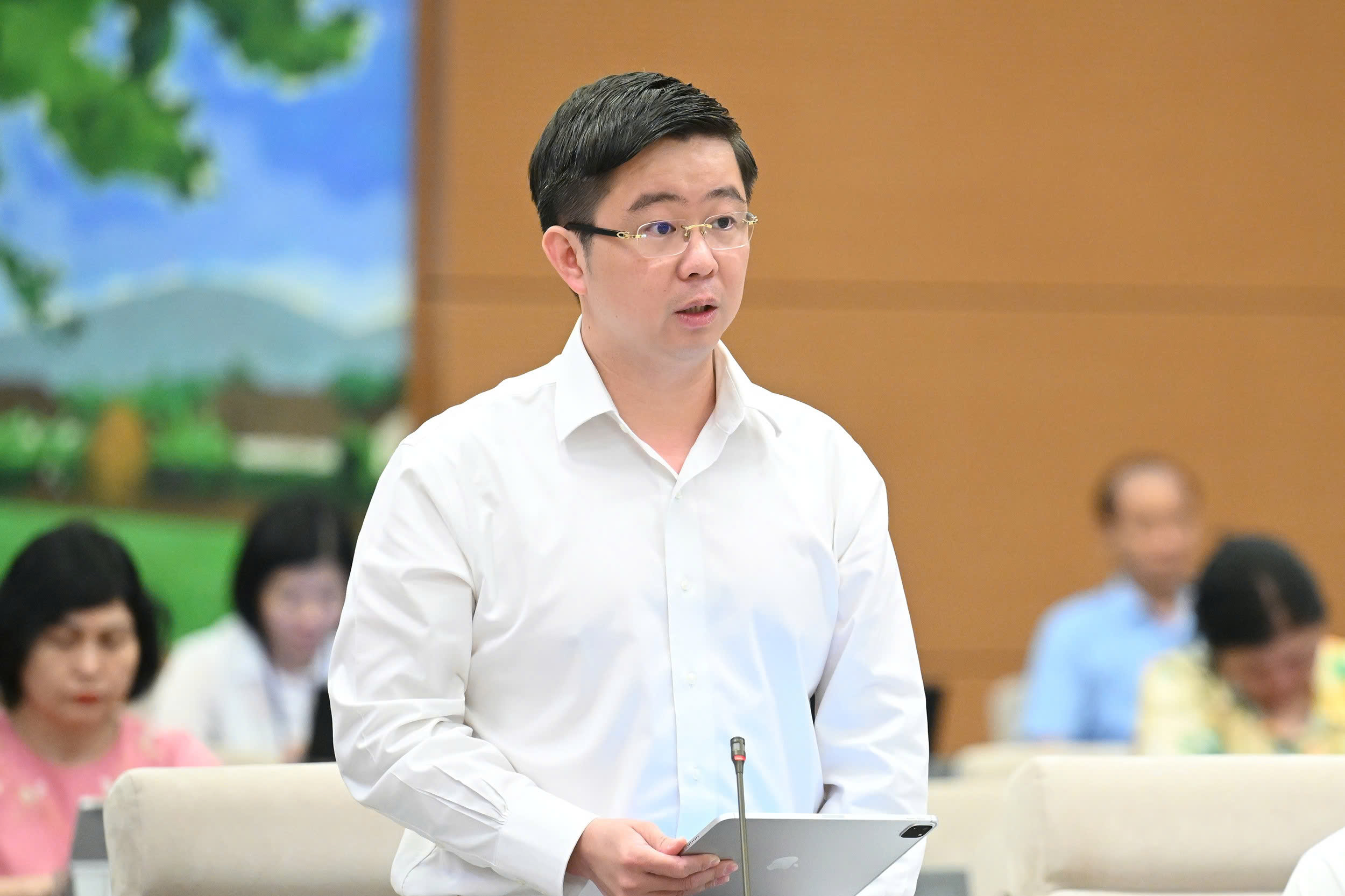 Chủ tịch Quốc hội: Tăng cường quản lý rủi ro tài sản số, trí tuệ nhân tạo - Ảnh 2.