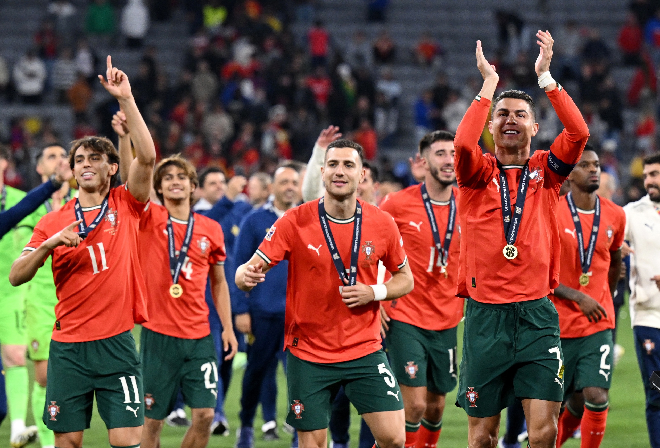 Ronaldo: Vô địch Nations League lần thứ hai và hành trình khó tin ở tuổi 40 - Ảnh 1. Ronaldo: Vô địch Nations League lần thứ hai và hành trình khó tin ở tuổi 40 - Ảnh 1.