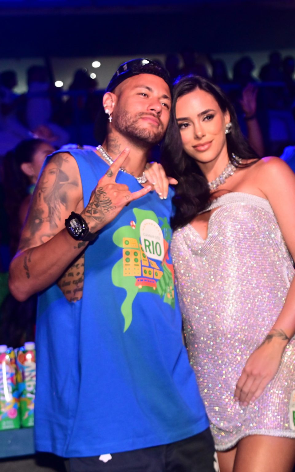 Cầu thủ Neymar và bạn gái người mẫu đã kết hôn? - Ảnh 1.