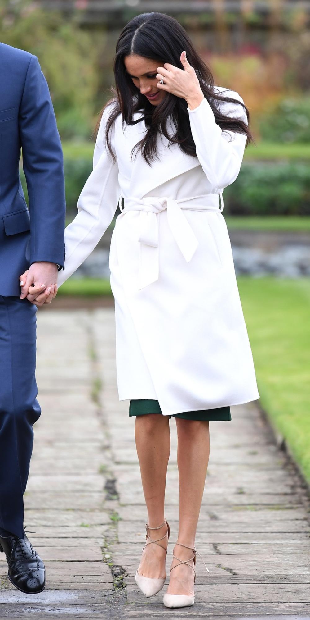 Những lần Meghan Markle 'bắt chước' chị dâu Kate Middleton - Ảnh 7.