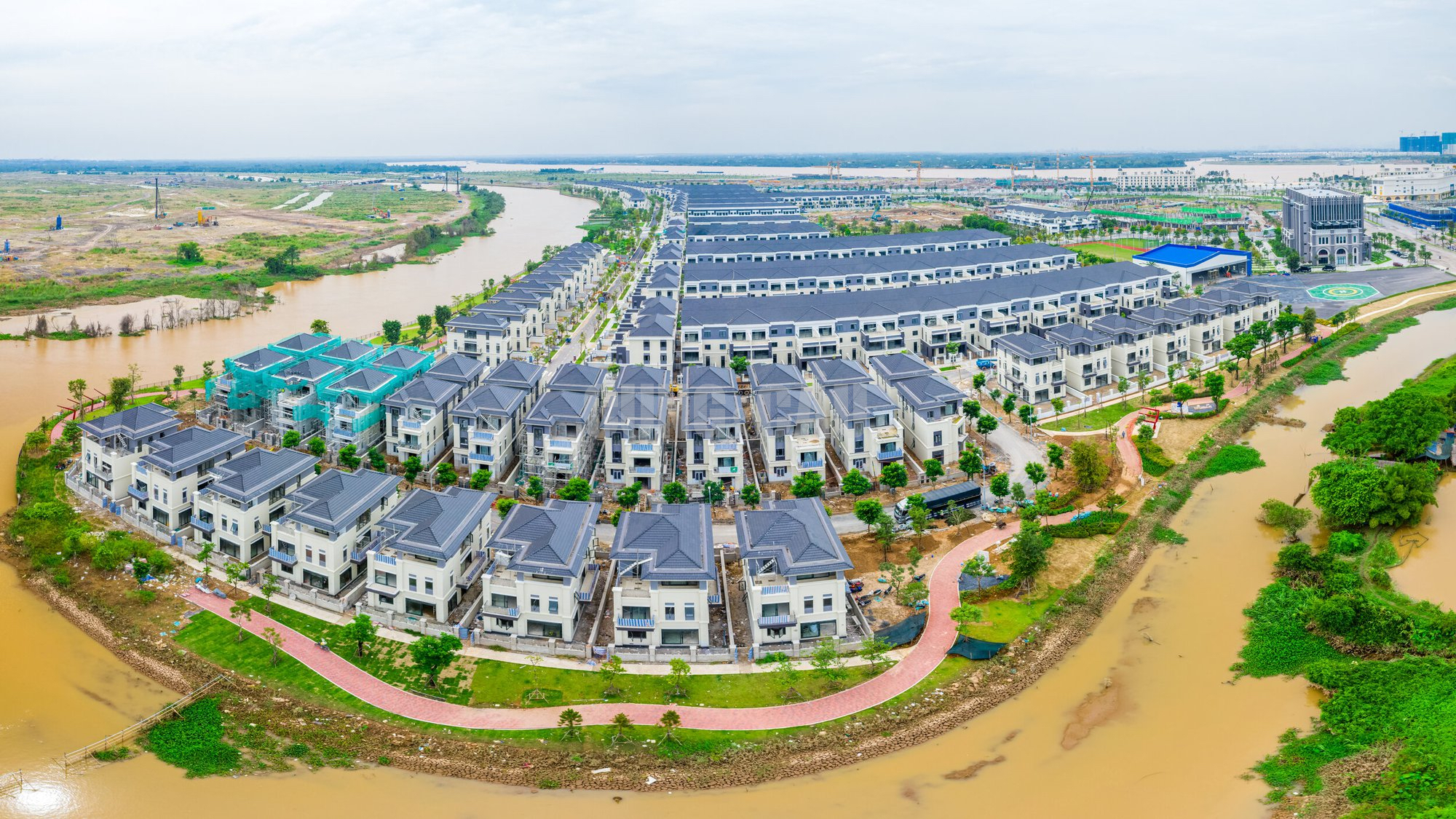 Vô lý khi doanh nghiệp phải nộp tiền đất bổ sung- Ảnh 1. Vô lý khi doanh nghiệp phải nộp tiền đất bổ sung- Ảnh 1.