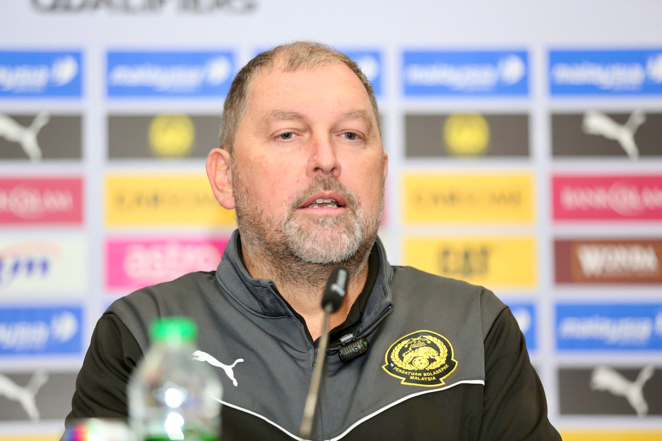 Sắp bị AFC xử thua ở VL Asian Cup 2027, HLV Malaysia bất ngờ thách thức ĐT Việt Nam