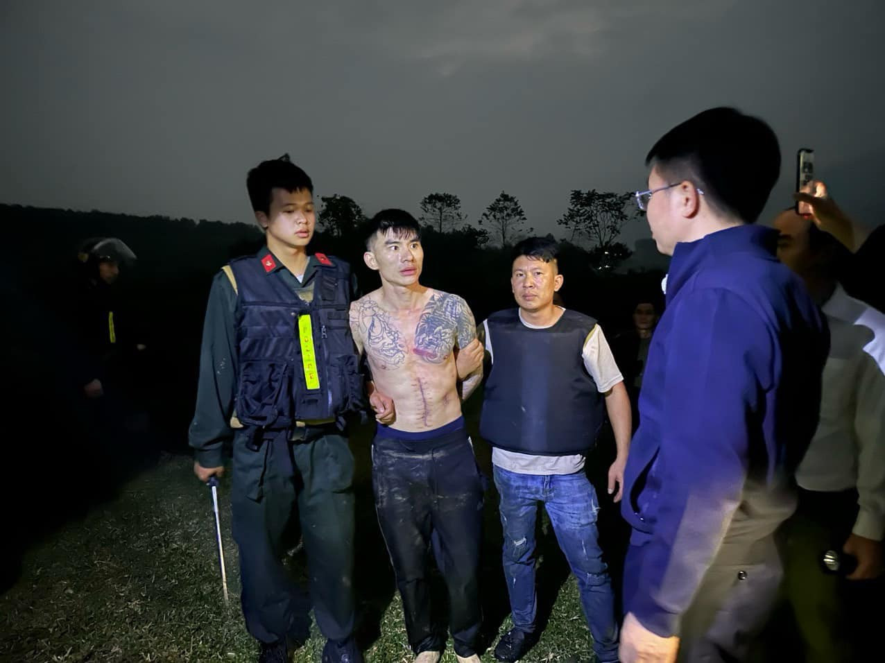 Truy bắt phạm nhân nguy hiểm trốn khỏi Trại giam Yên Hạ - Ảnh 2.
