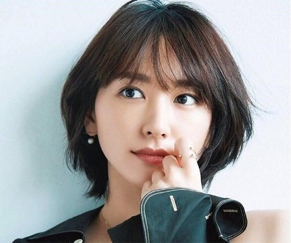 Update ngay 5 kiểu tóc ngắn layer 'HOT HIT' hè 2025, ai cắt cũng 'over hợp' - Ảnh 4.